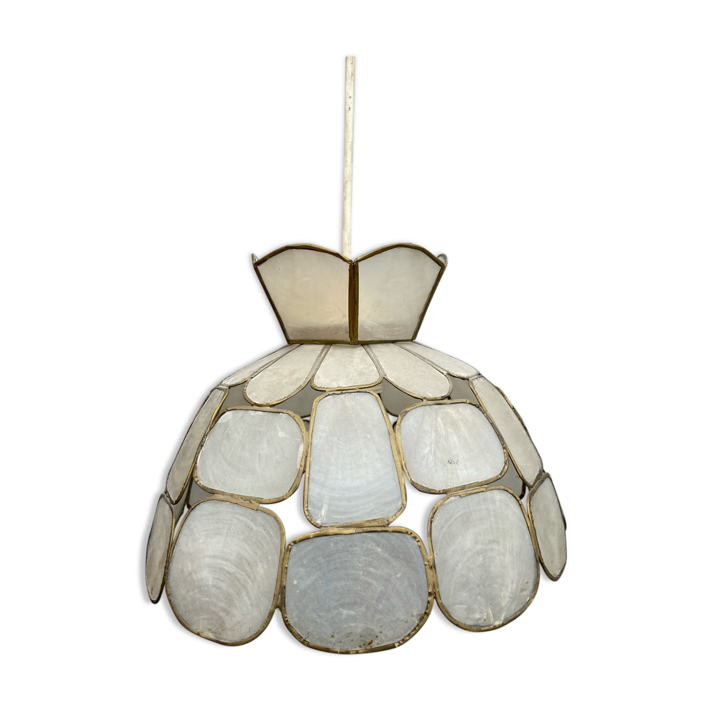 Mother-of-pearl and brass suspension