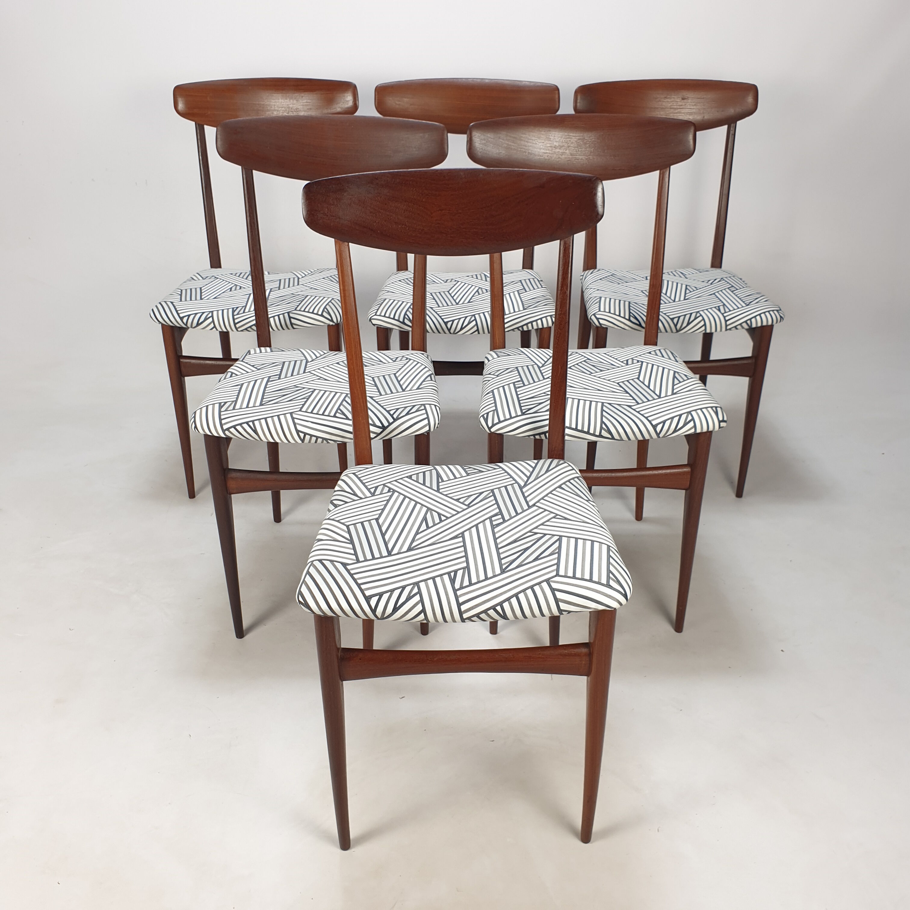 Set of 6 Mid Century Italian Teak Dining Chairs, 1950s