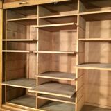Curtain cabinet