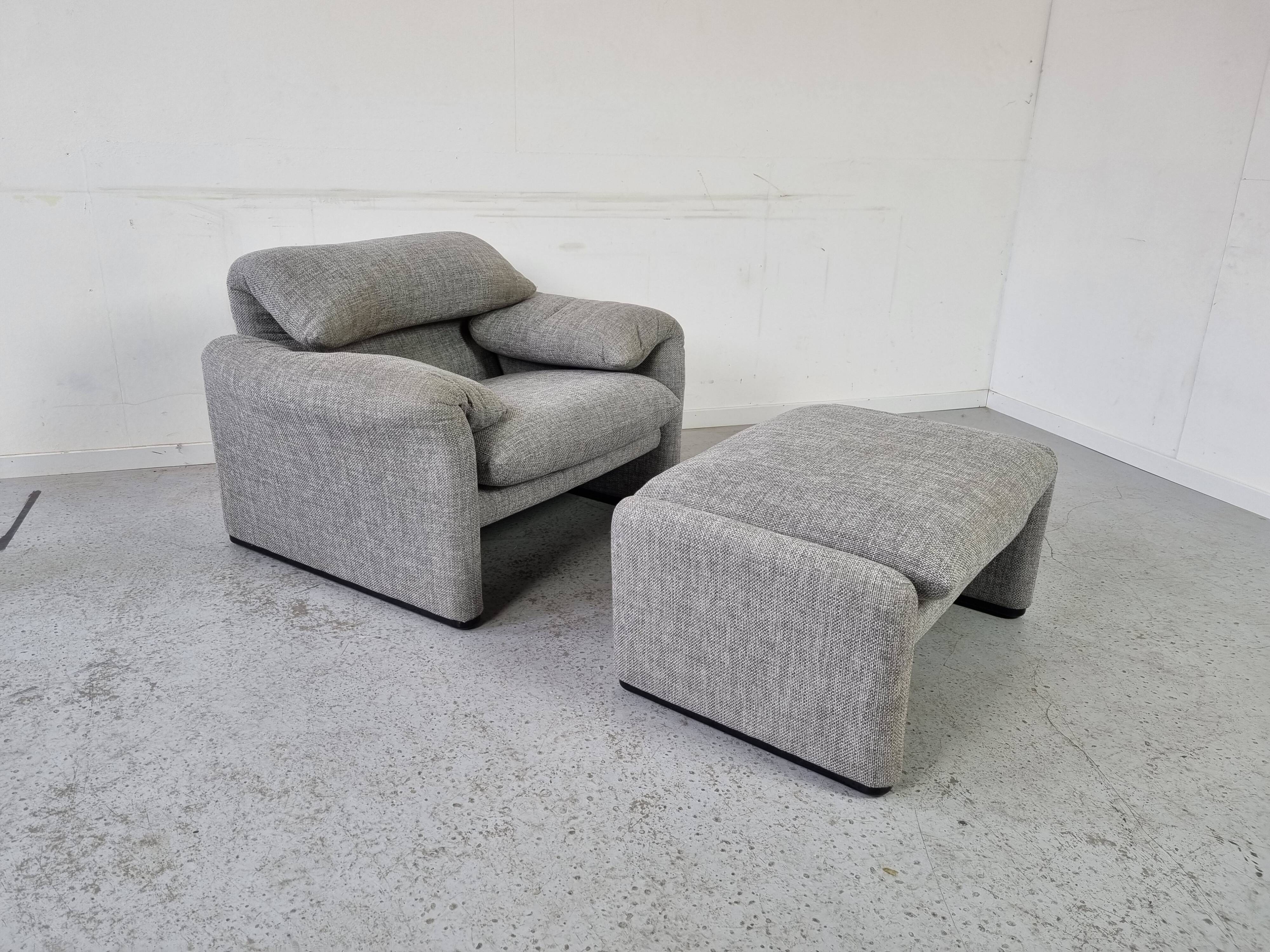 Armchair + ottoman Maralunga by Vico Magistretti for Cassina, 90s