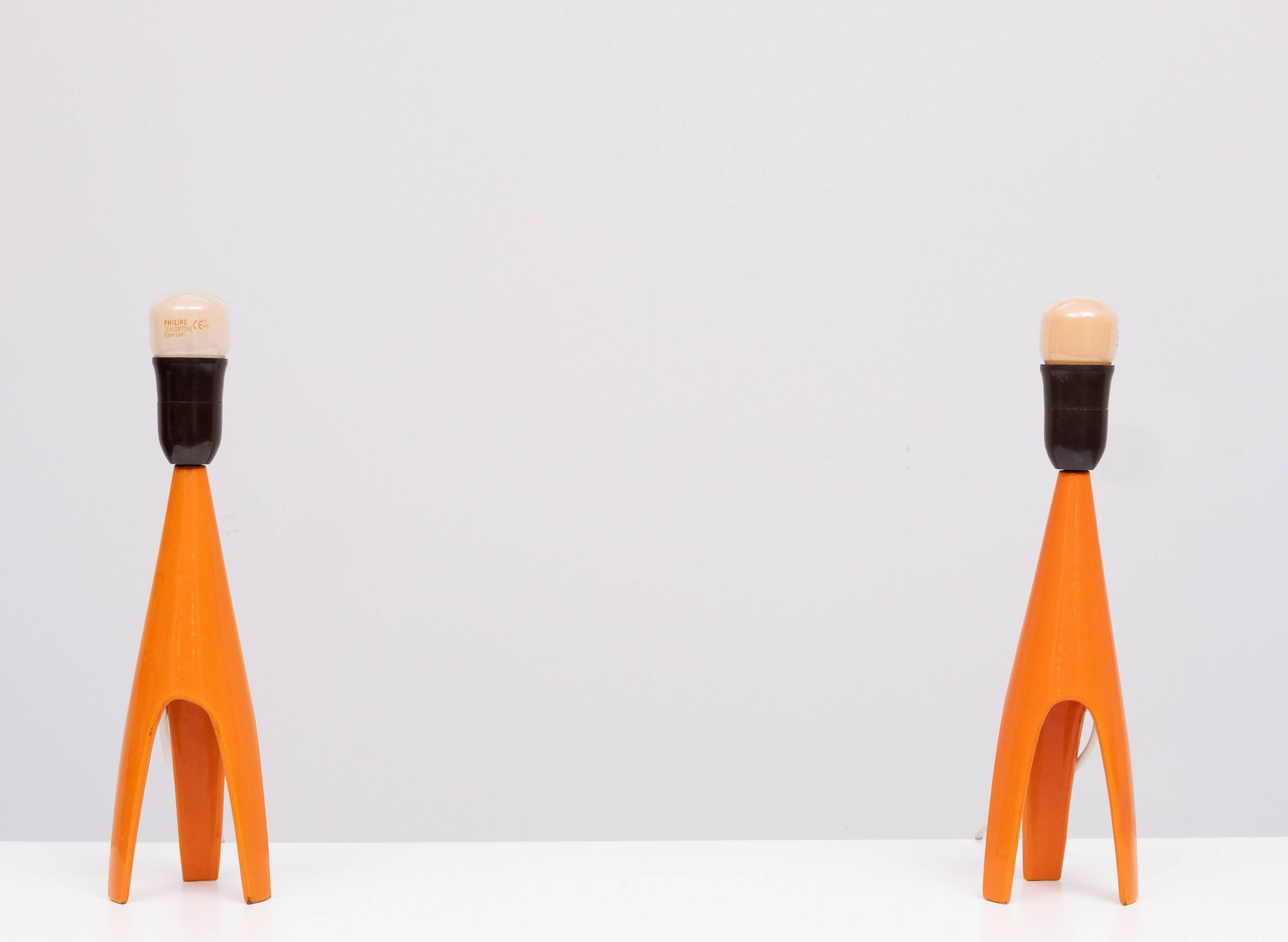 Lampes de table Voss Belysning en émail orange, années 1950, Danemark