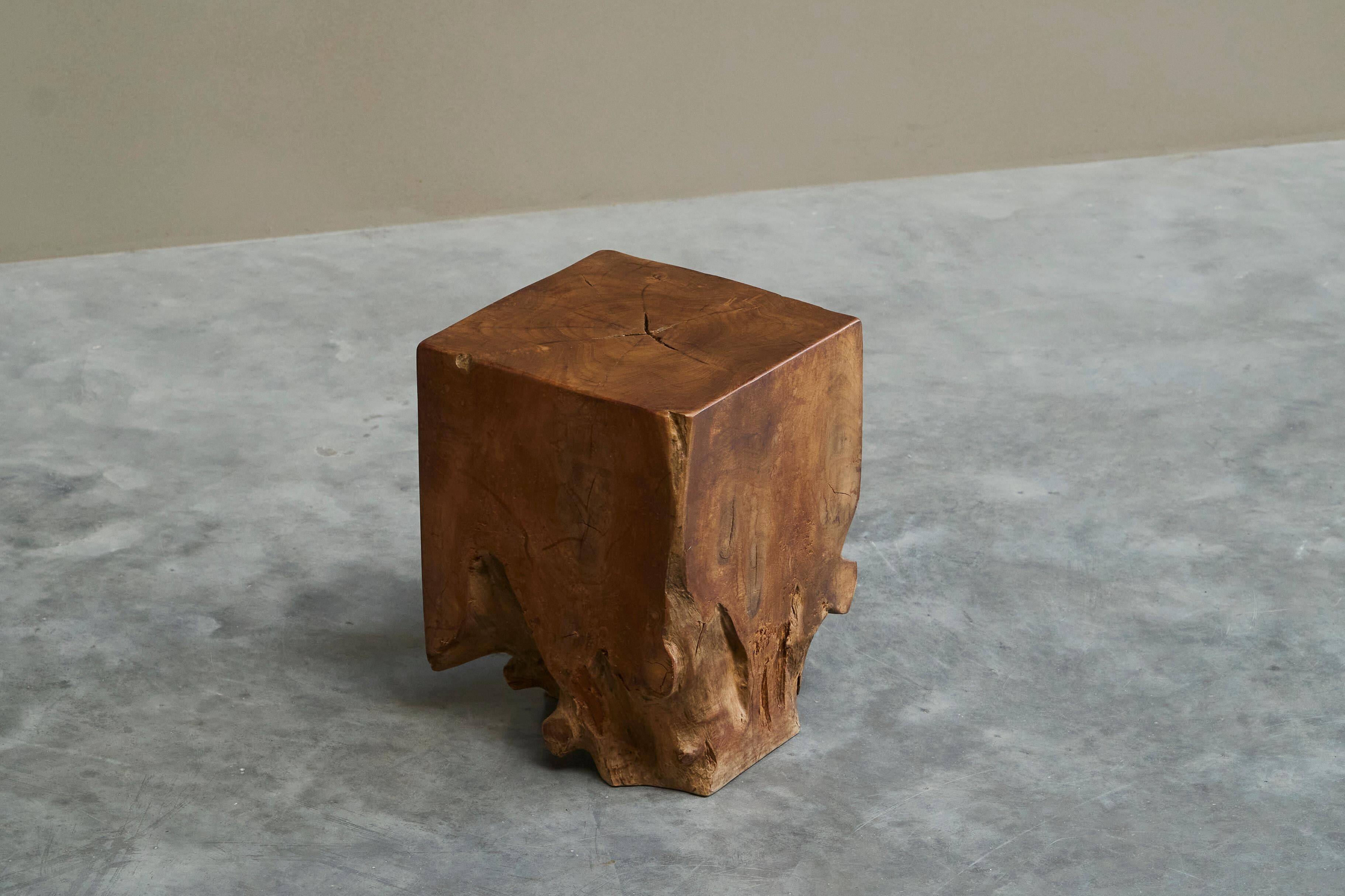 Table d'appoint sculpturale en bois d'orme massif 1970s