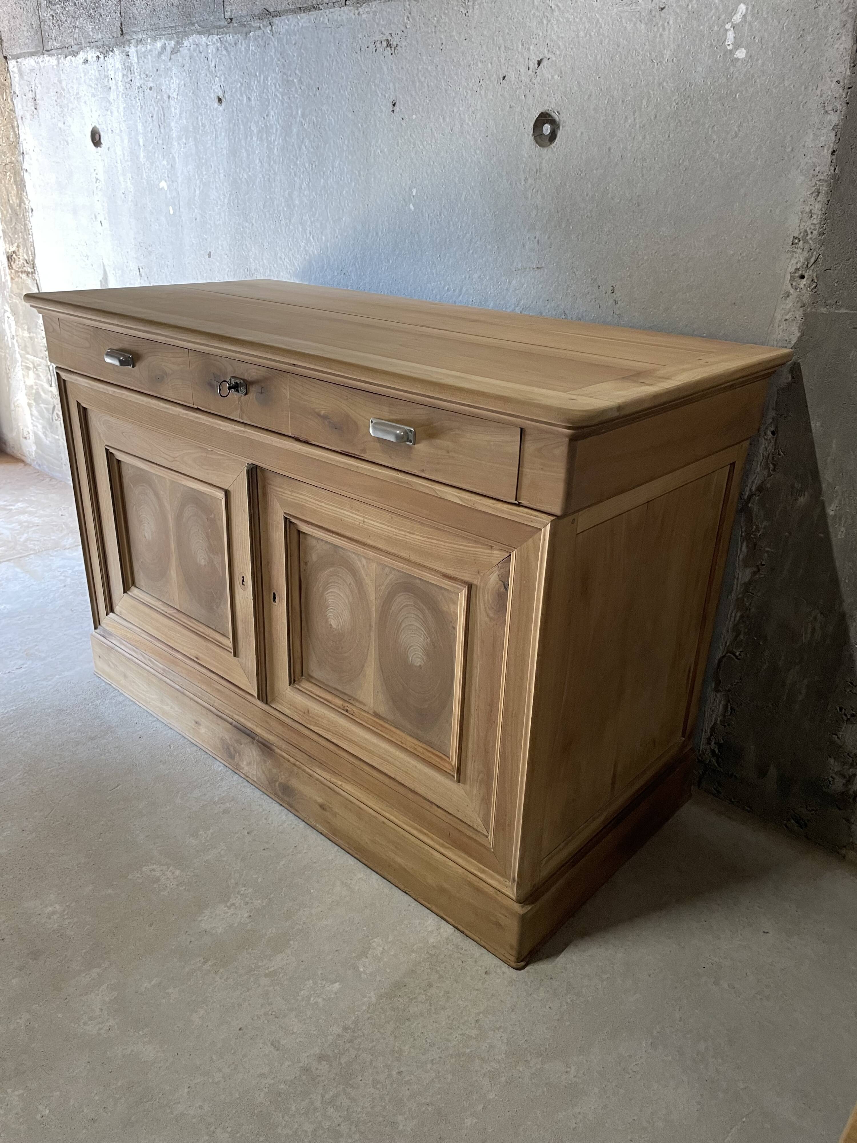 Solid wood sideboard – country house charm