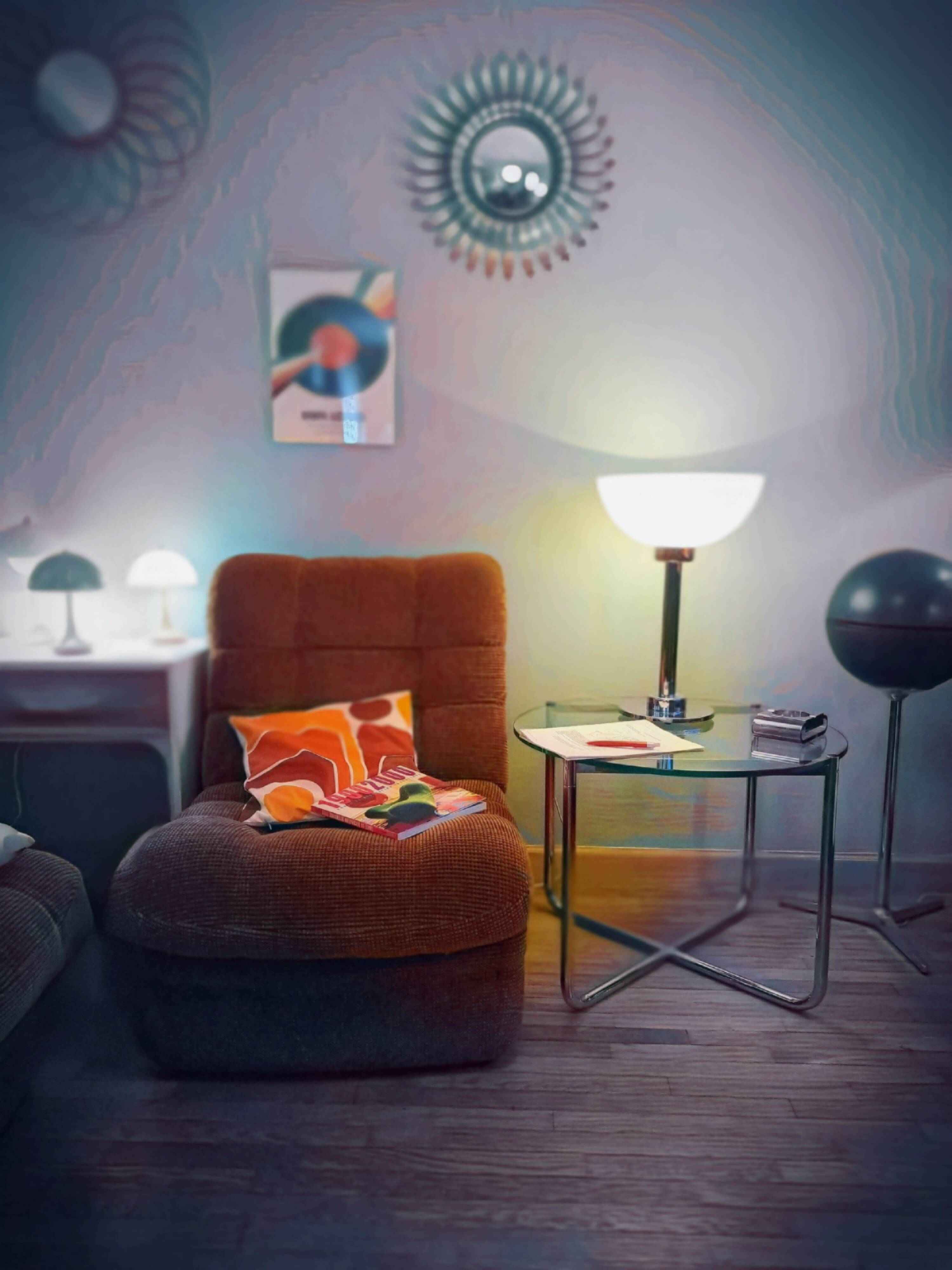 Van Der Rohe Italy Bauhaus' MR coffee table, occasional glass/chromed steel