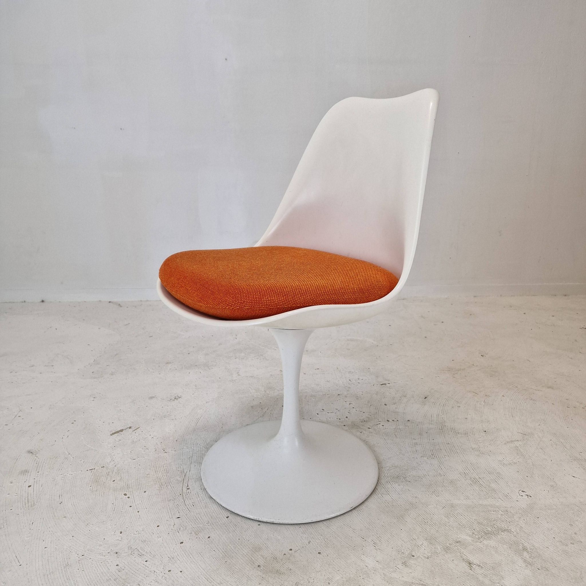 Knoll Marble Dining Table With 5 Chairs by Eero Saarinen, 1960s