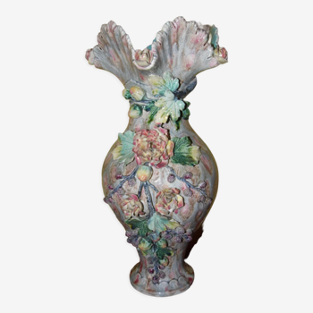 Slip vase, ceramics, late nineteenth century