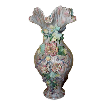 Slip vase, ceramics, late nineteenth century