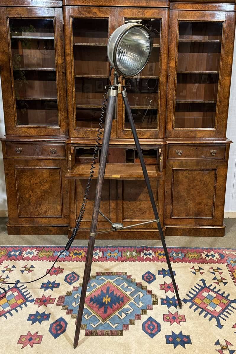 Modern marine floor lamp with compass