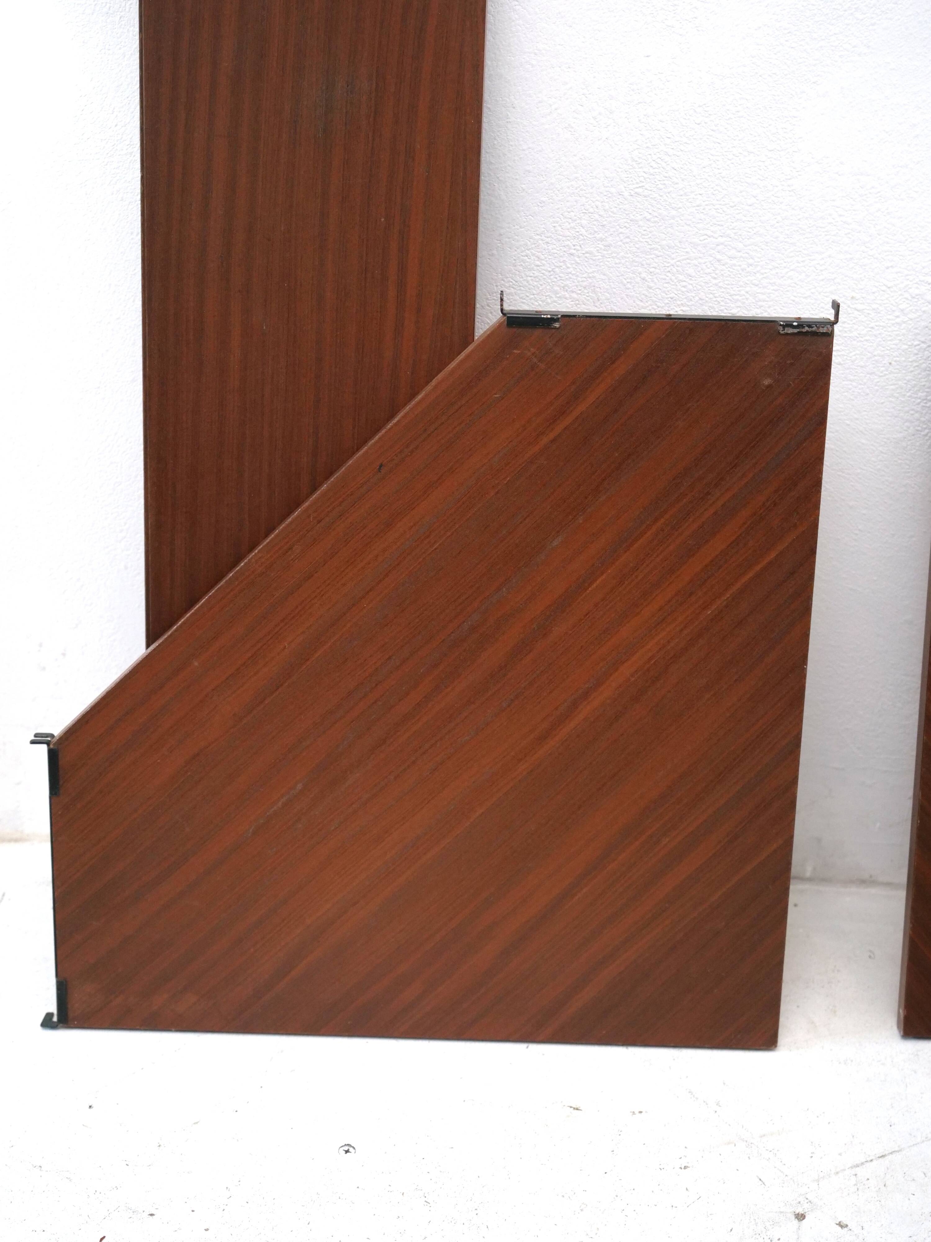 Corner wall shelf Tomado in teak wood