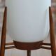 Lampadaire Space Age, abat-jour en verre, base tripode en bois, années 1960