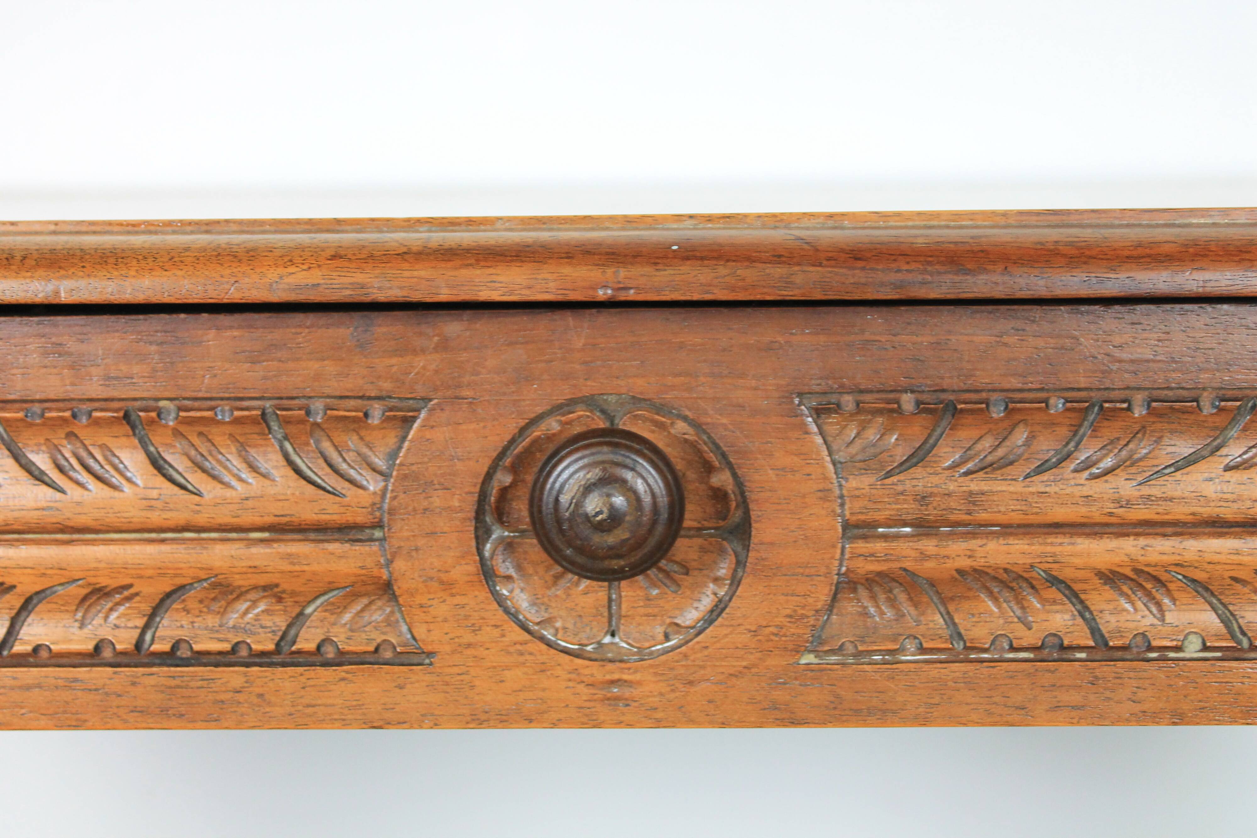 Renaissance desk table