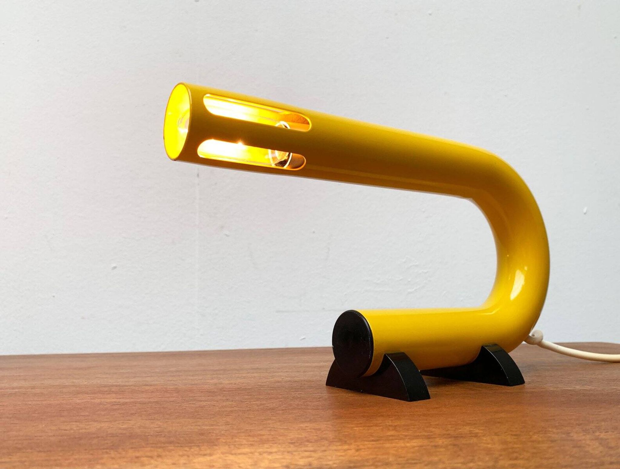 Lampes de table modèle C 452 de l'ère spatiale postmoderne italienne du milieu du siècle, 1960, lot de 2
