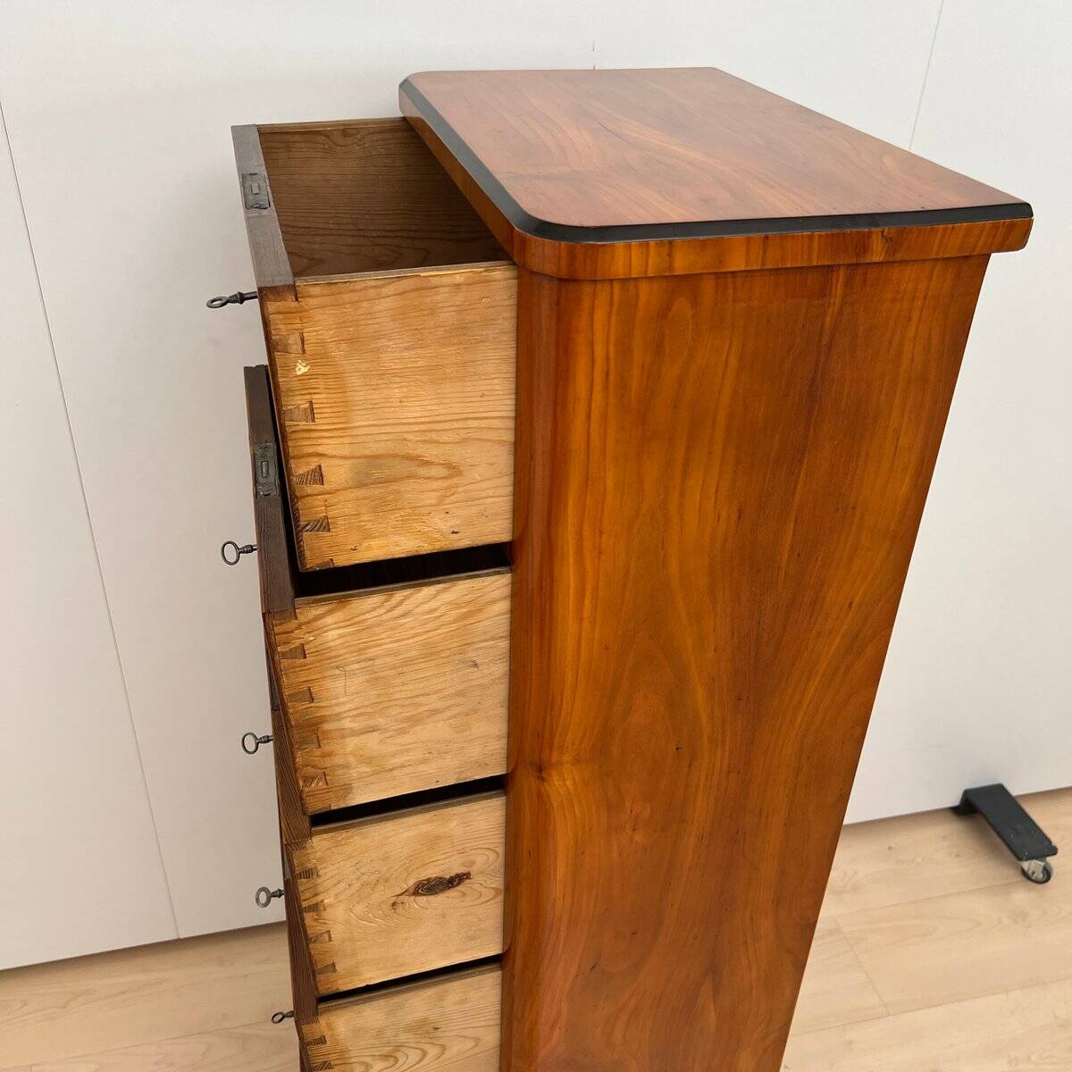 Biedermeier Five-Drawer Chiffonier in Cherry Veneer, South Germany, 1830s
