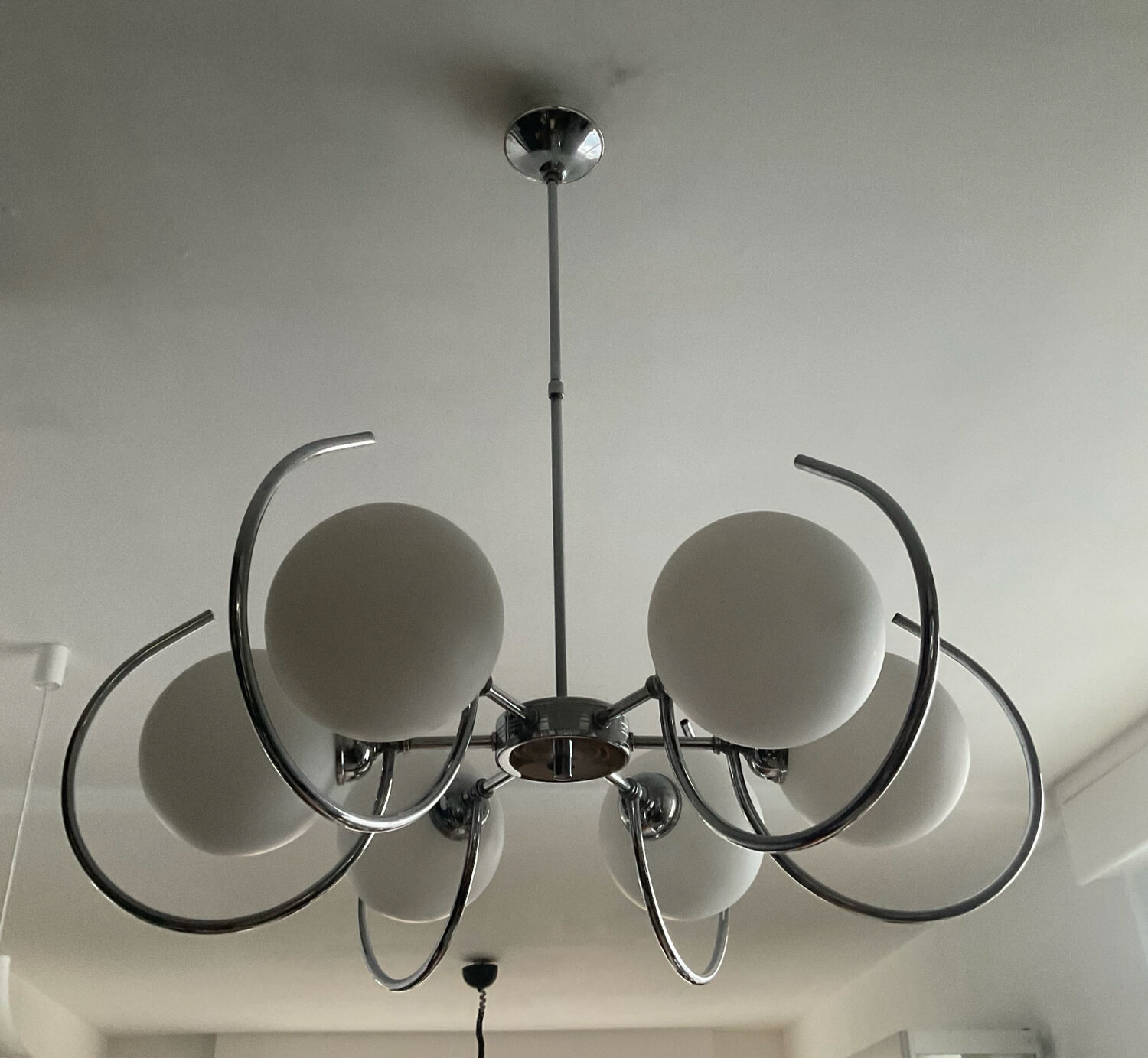 Art Deco chandelier with 6 lights in opaline glass and chrome metal.