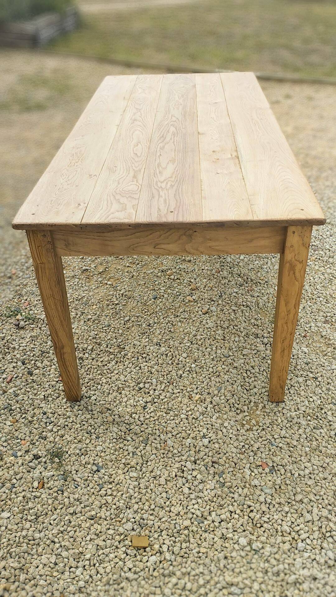 Rustic farmhouse table in solid oak with antique patina finish 200 x 90
