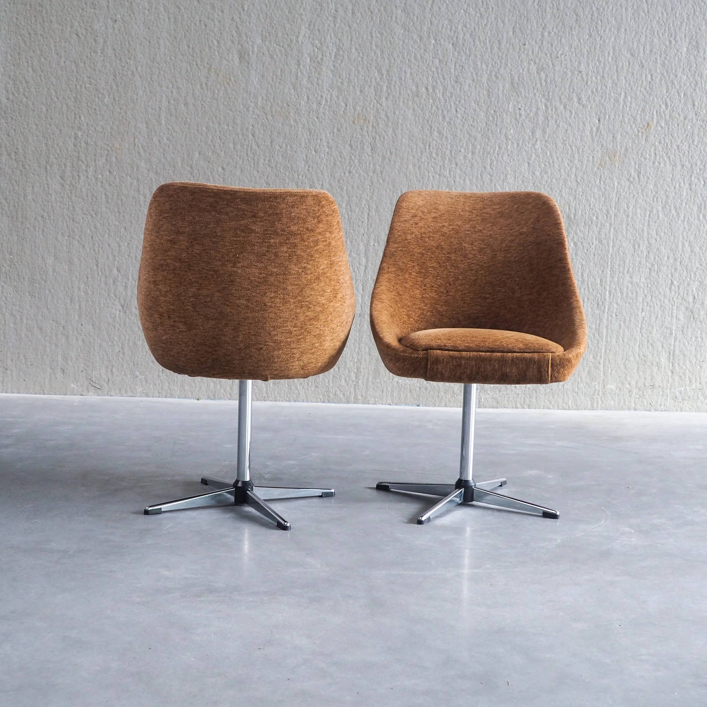 Set of 2 mid-century modern cocktail chairs
