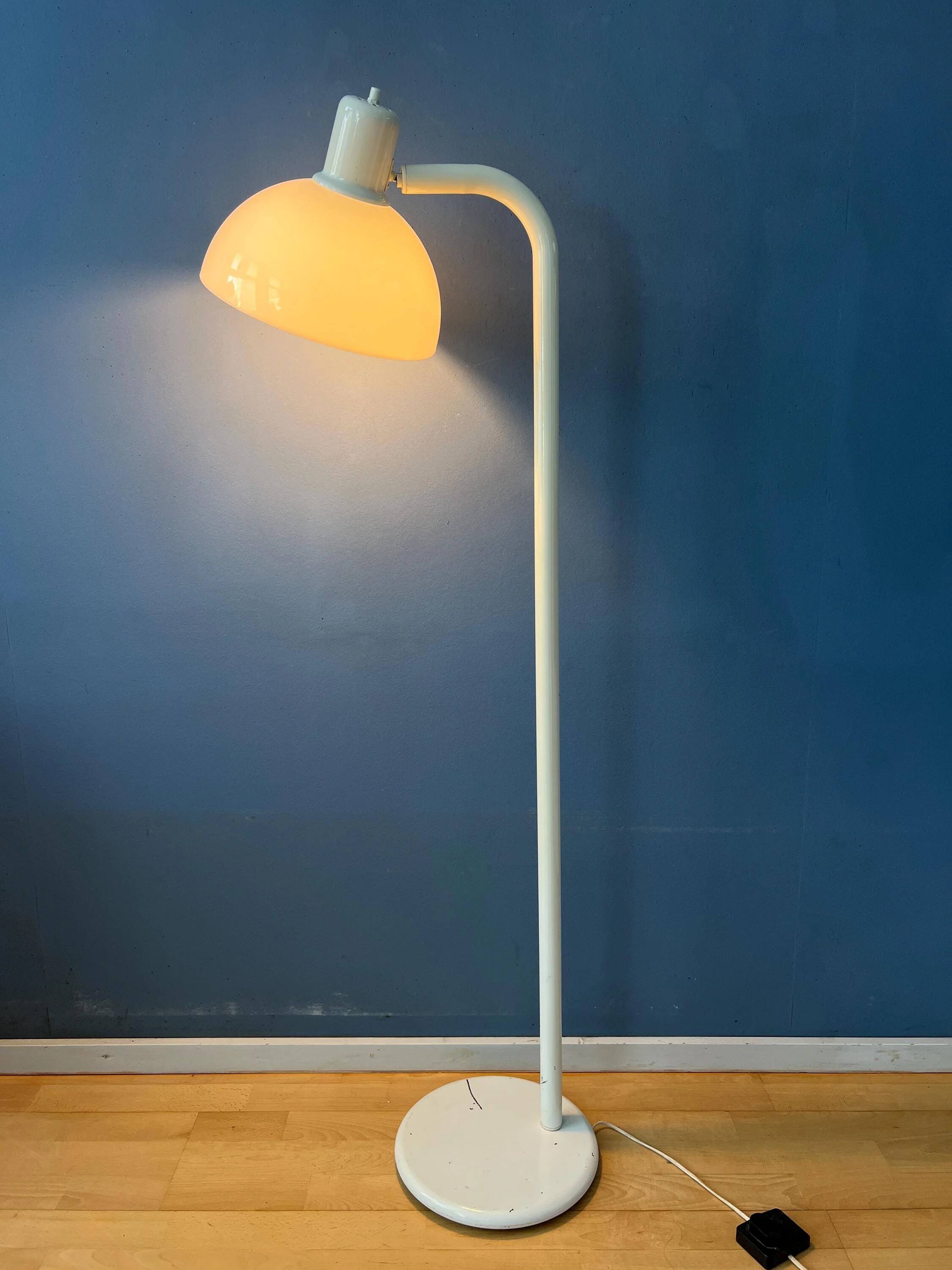 Vintage floor lamp in white metal with acrylic shade.