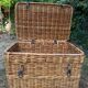 Malle en osier vintage