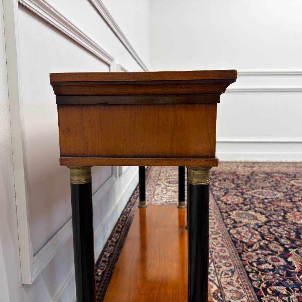 Classic Italian Selva Sidetable