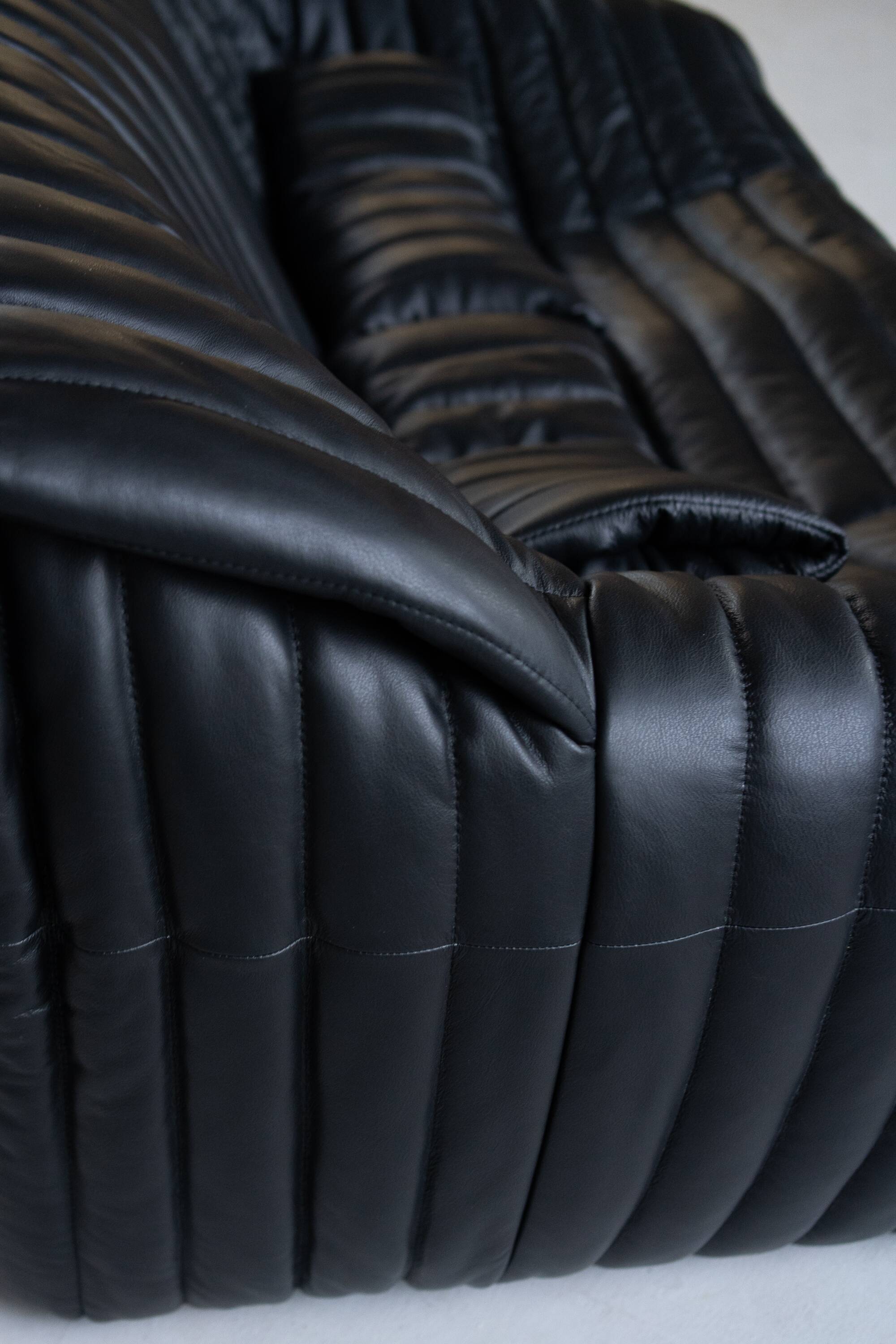 Cinna Ligne Roset Black leather 2-seater sofa attributed to Annie Hieronimus, 1970s
