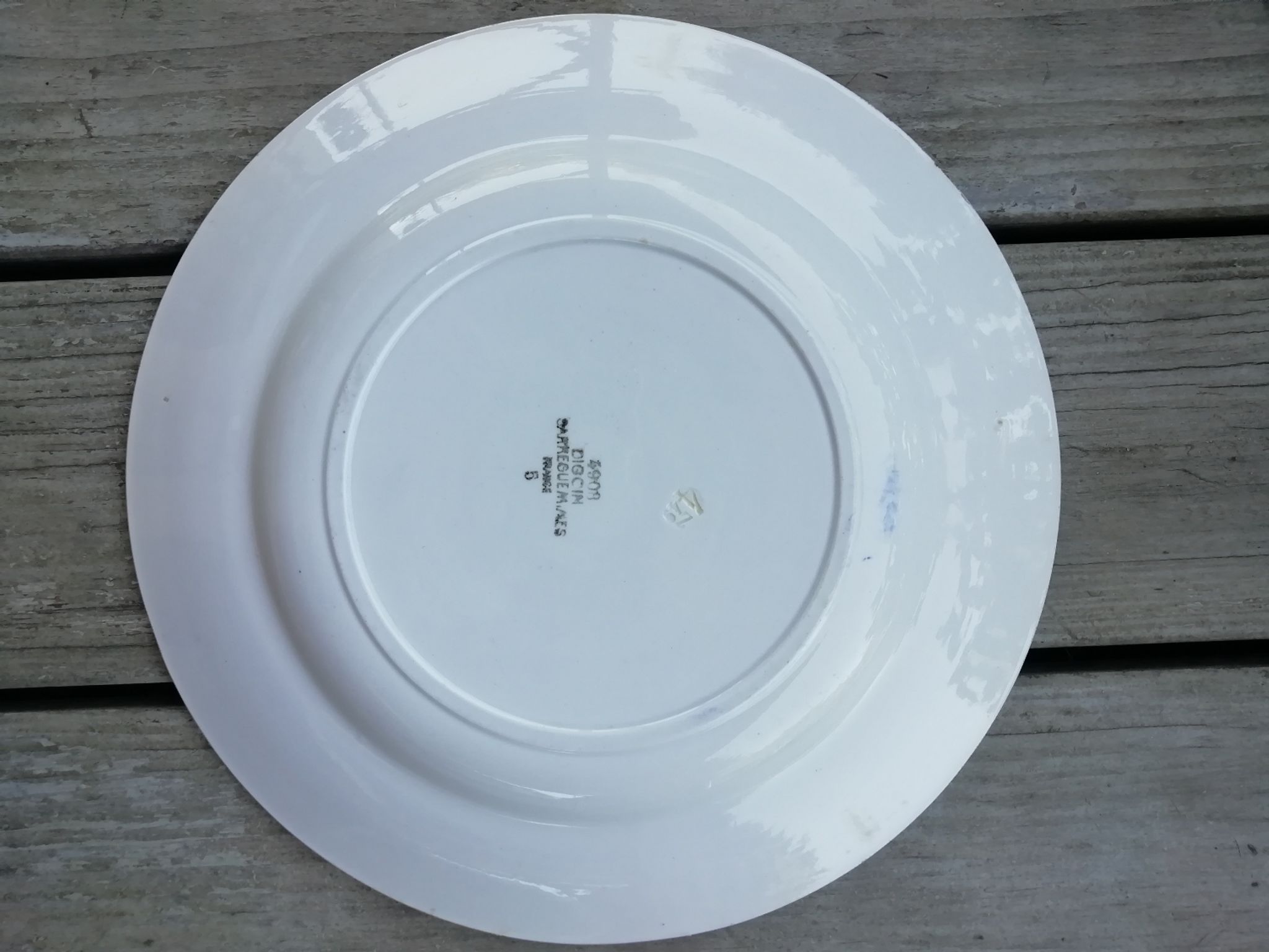 Trio of hollow dishes blue tones