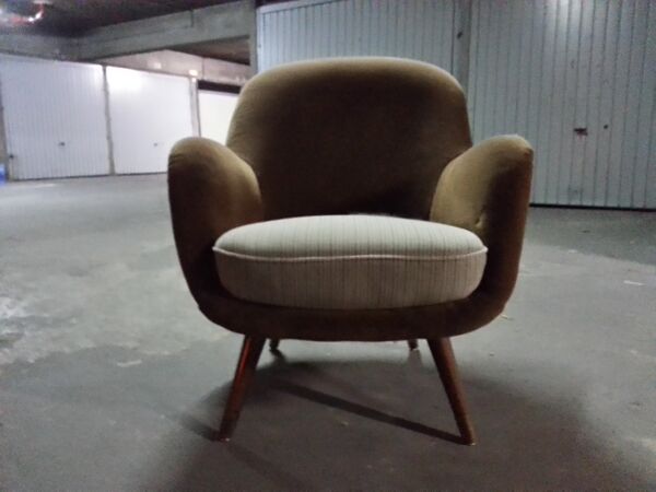 Fauteuil oeuf EGG des années 50-60 en velours marron