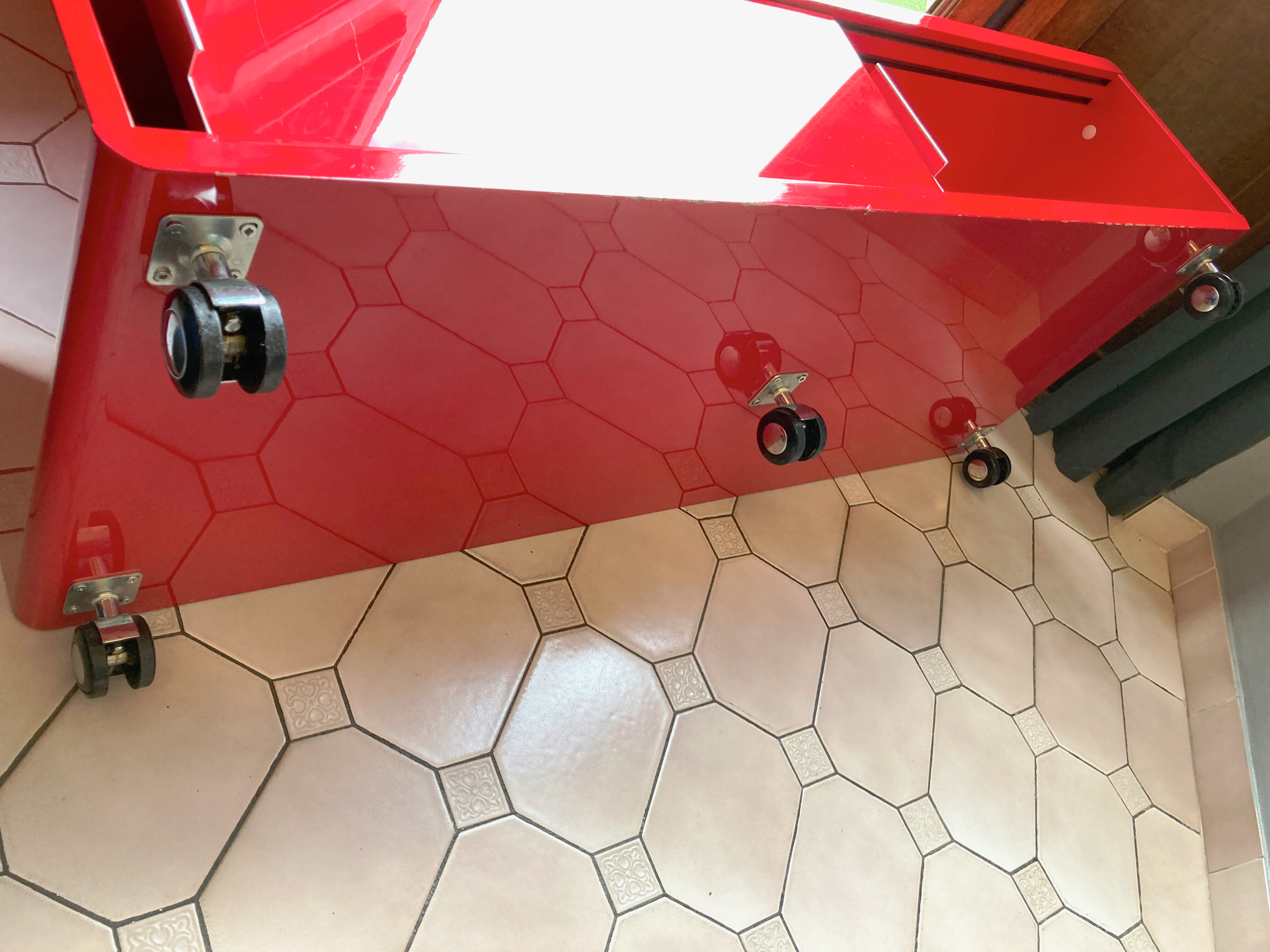 Lacquered red tv cabinet