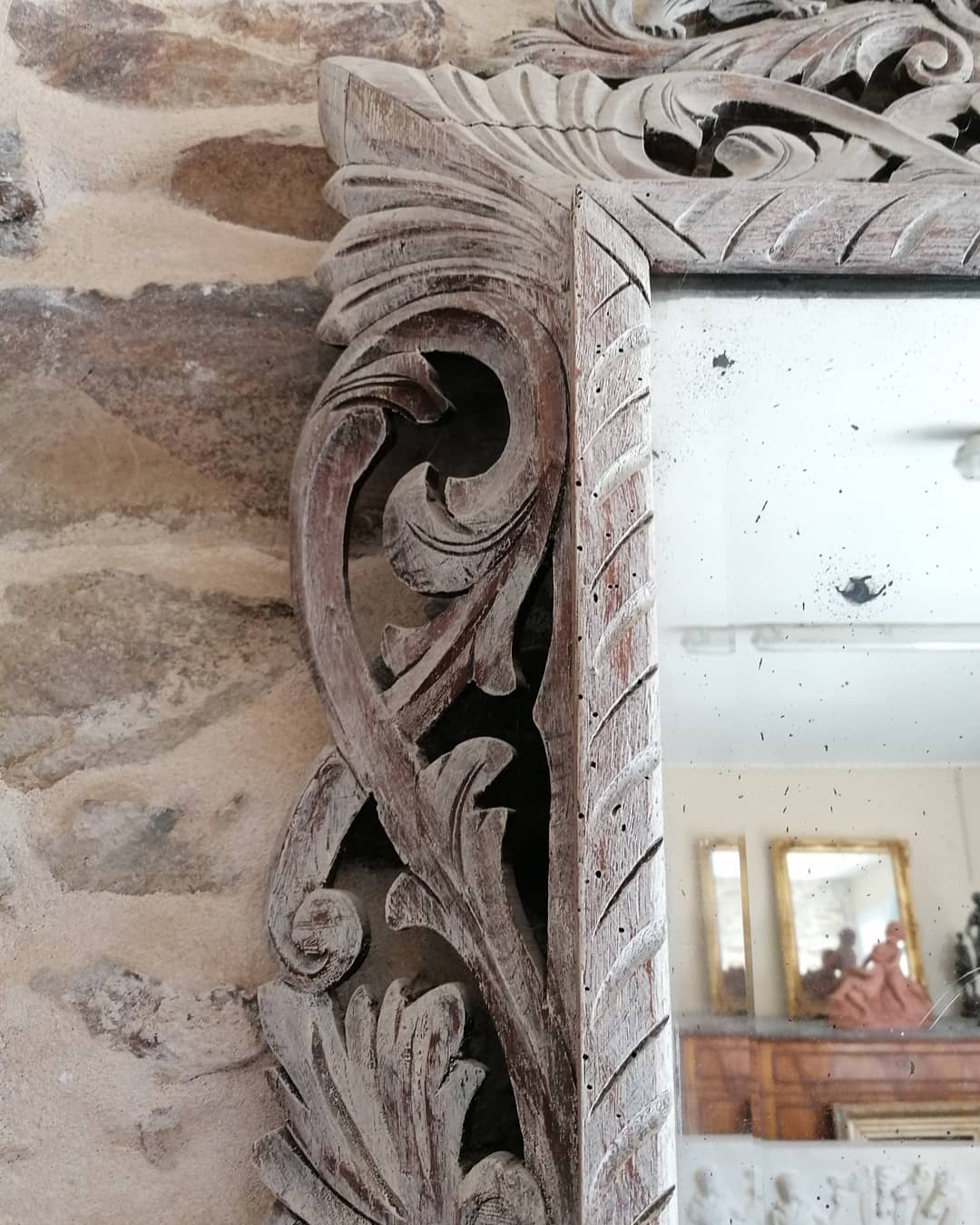 Carved wood mirror with white lead patina - 130x83cm
