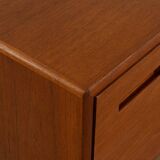 Commode en placage de teck, années 1960