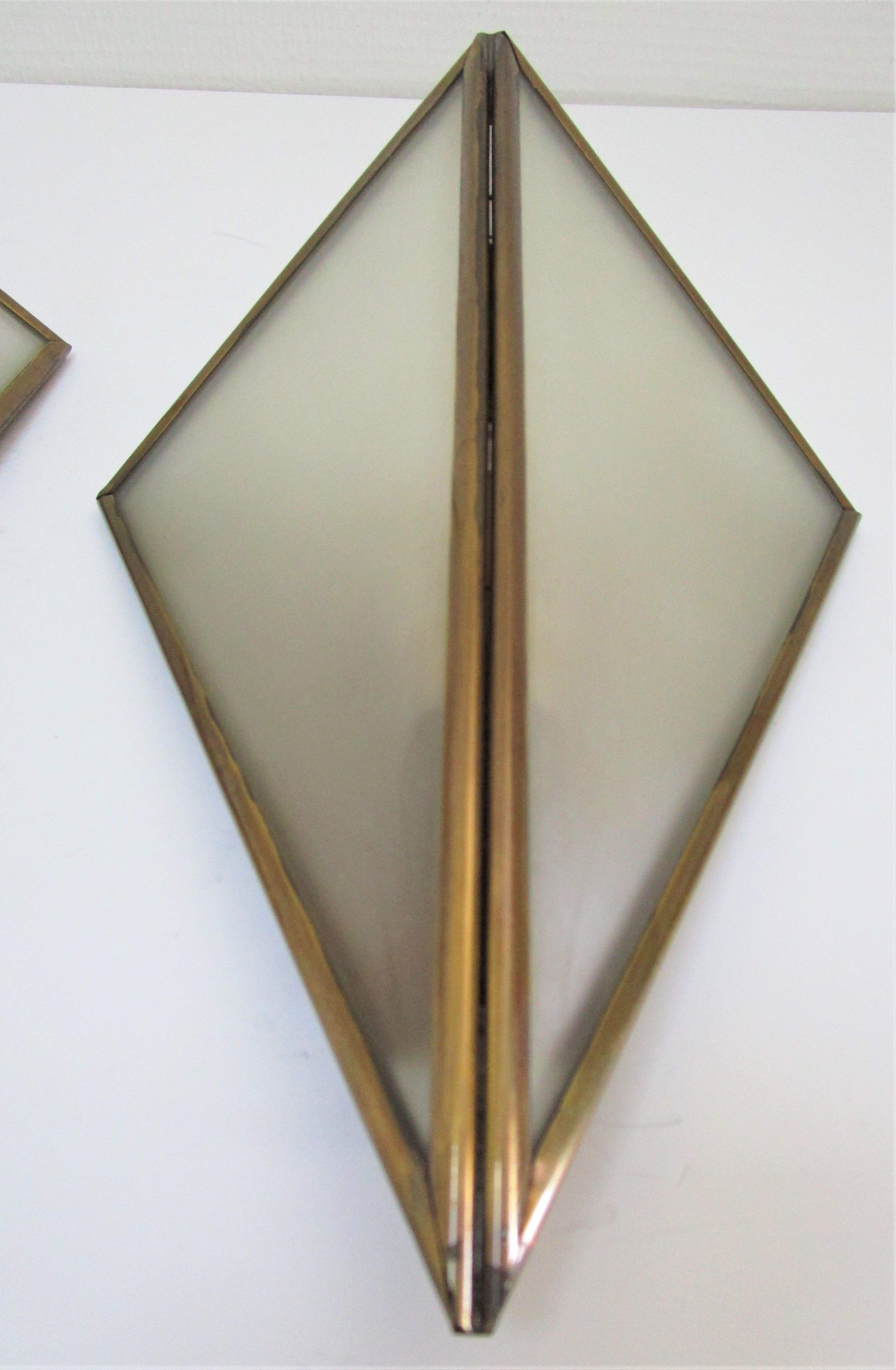Paire d'appliques en laiton et verre design