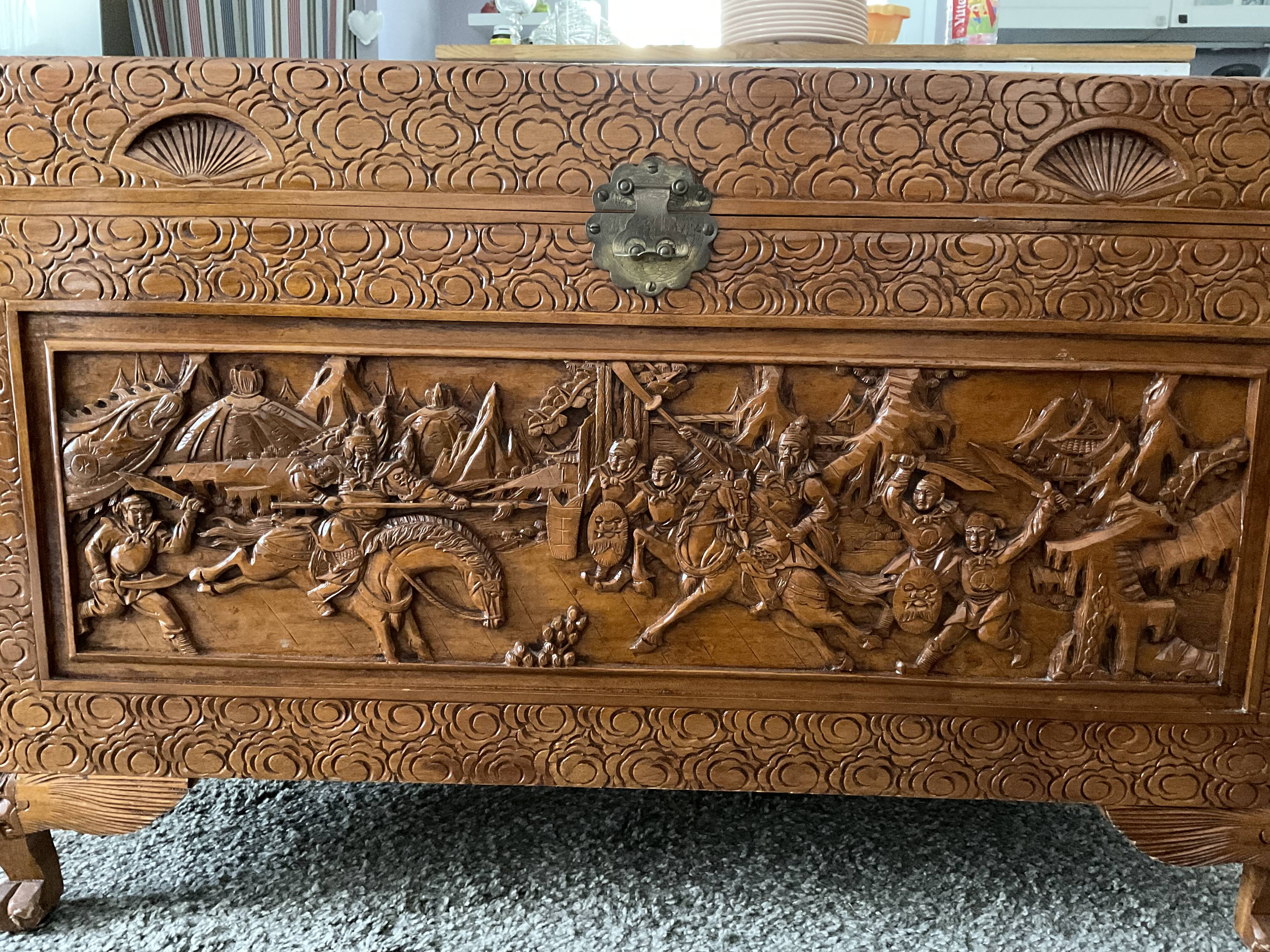 Large chinese chest, carved camphor wood. 1st half of the XXth century