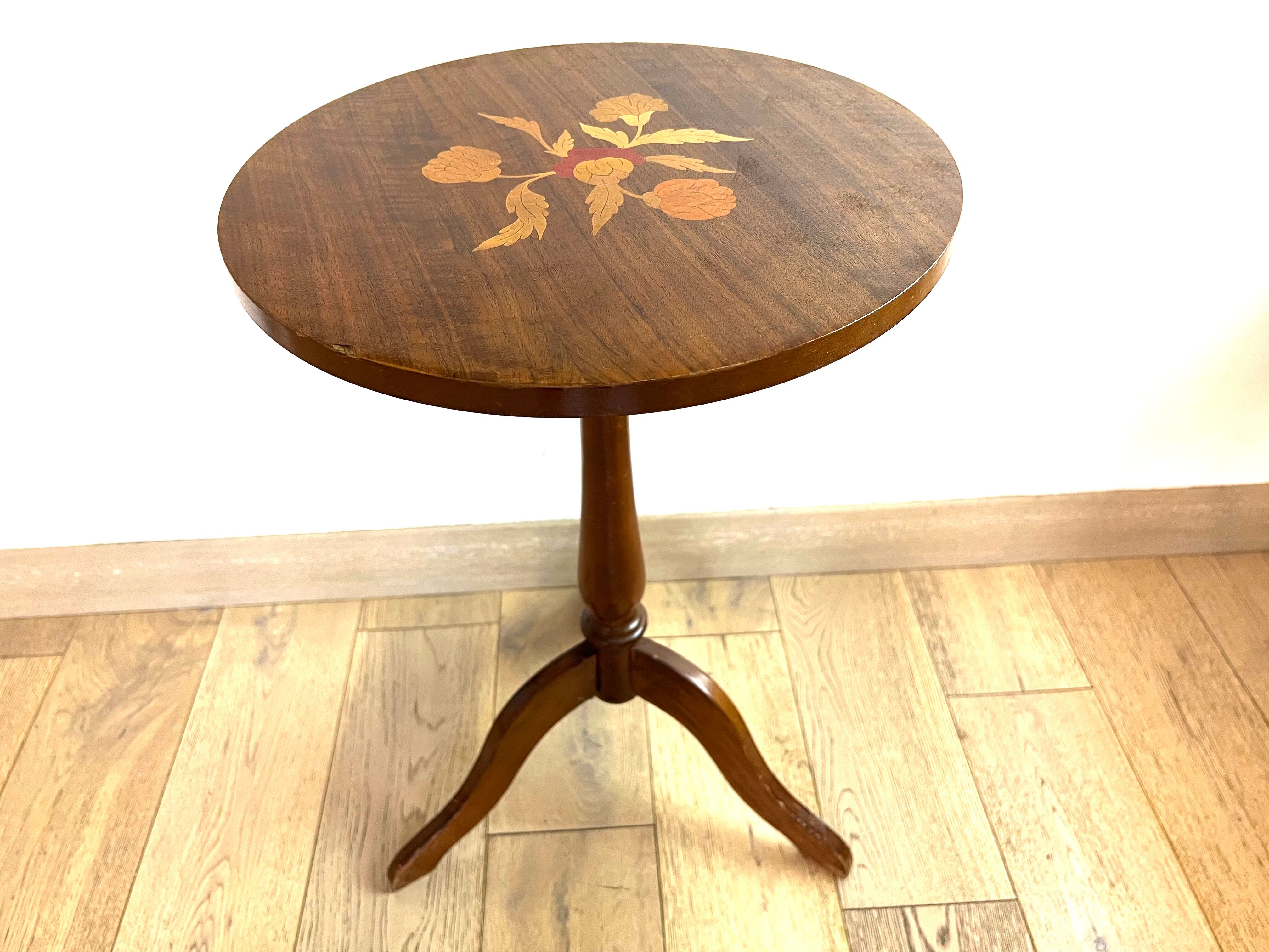 Wooden pedestal table decor flower or bedside side table