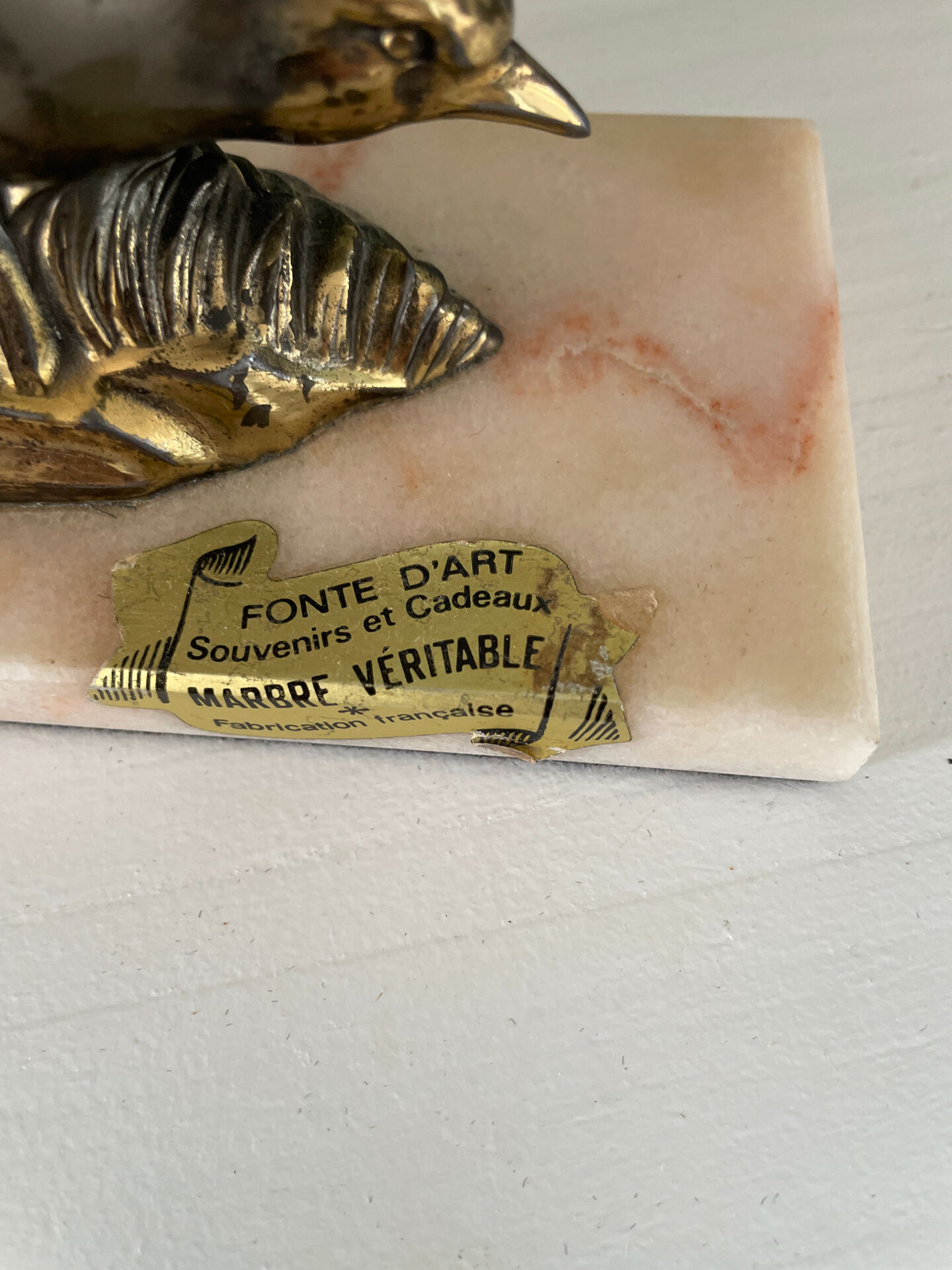 Hirondelle serre livre