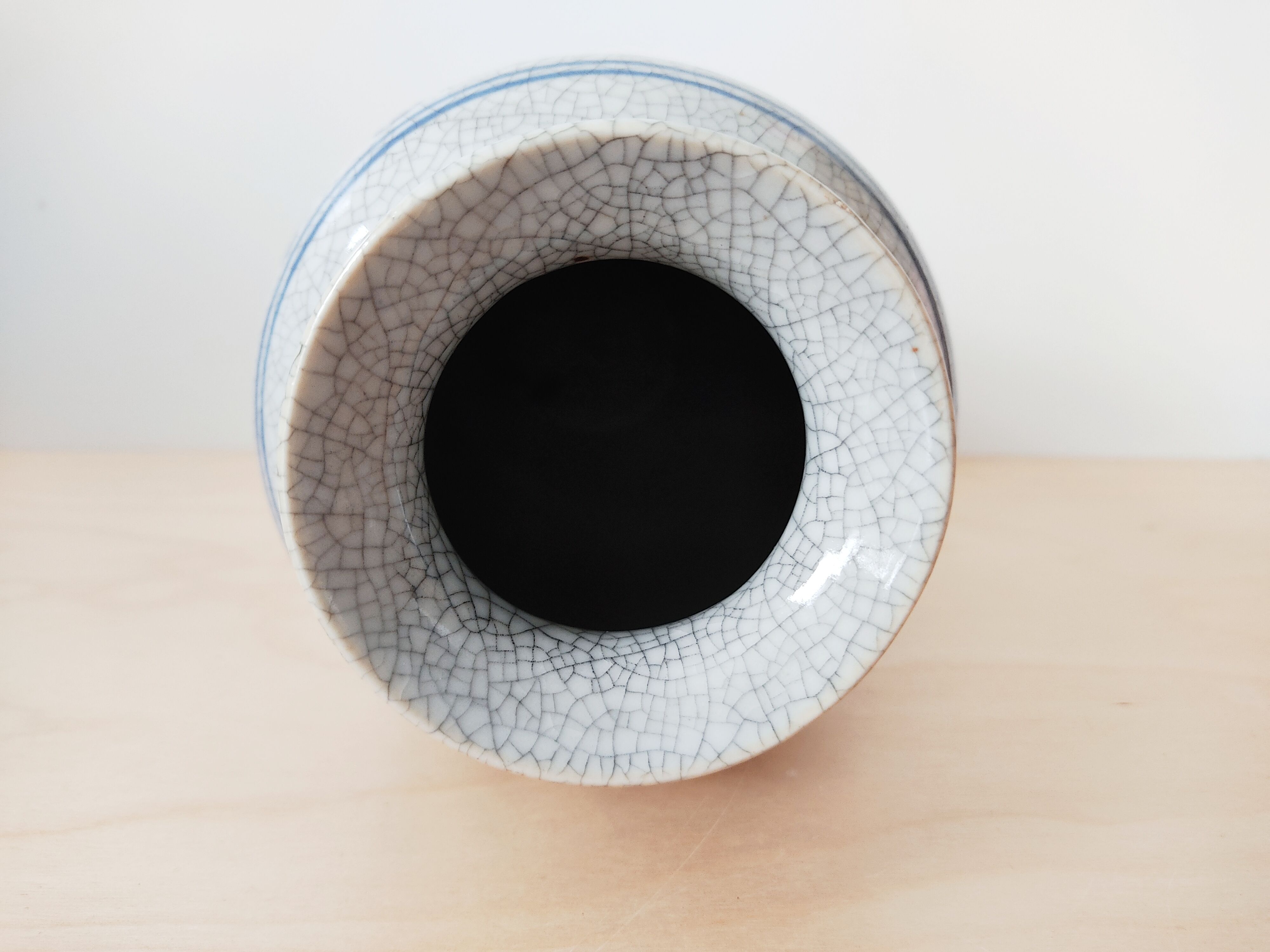 Vase chinois porcelaine craquelée bleu et blanc