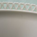 Opaline glass plate with hearts