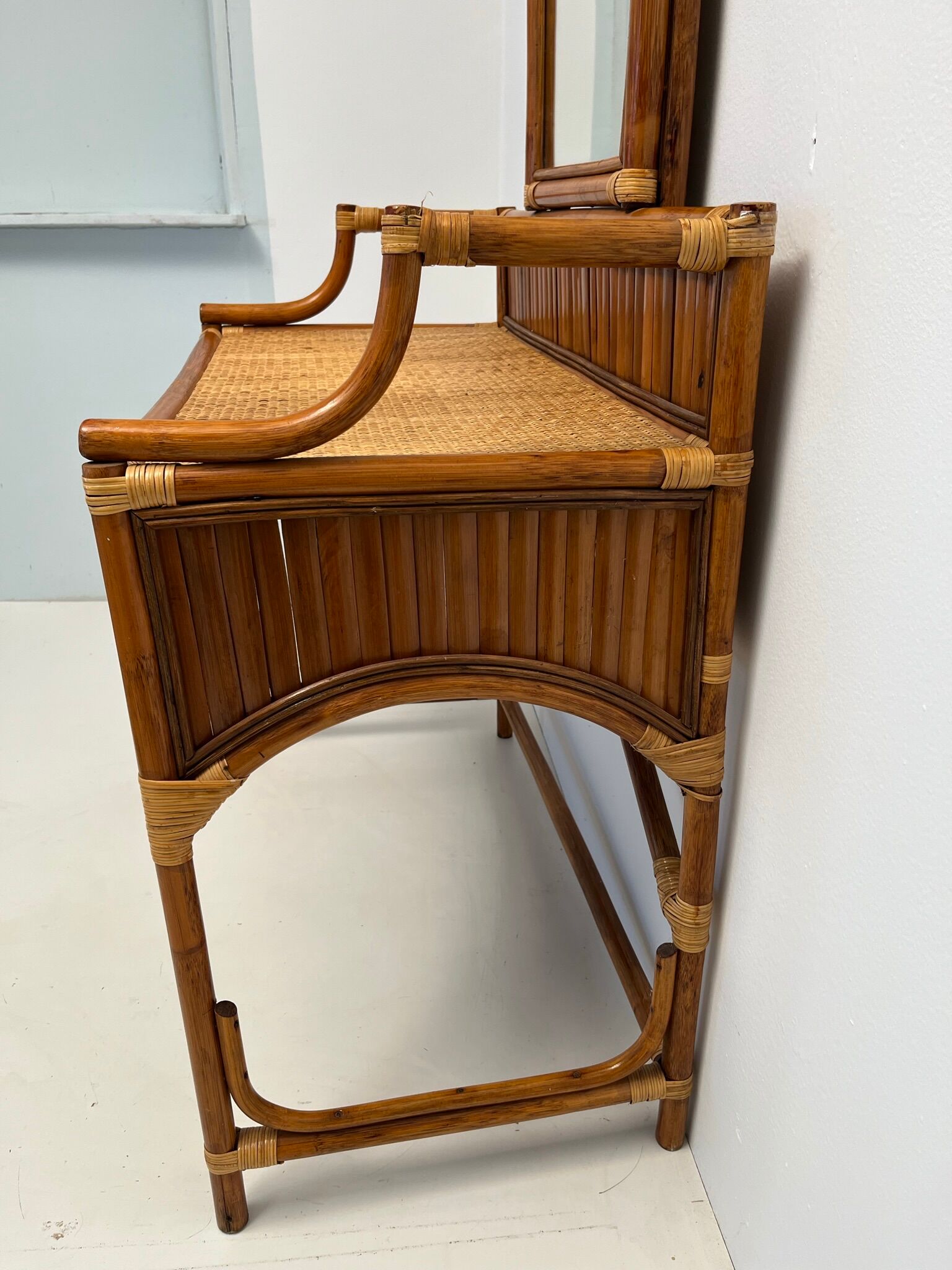 Coiffeuse bureau en rotin et bambou vintage