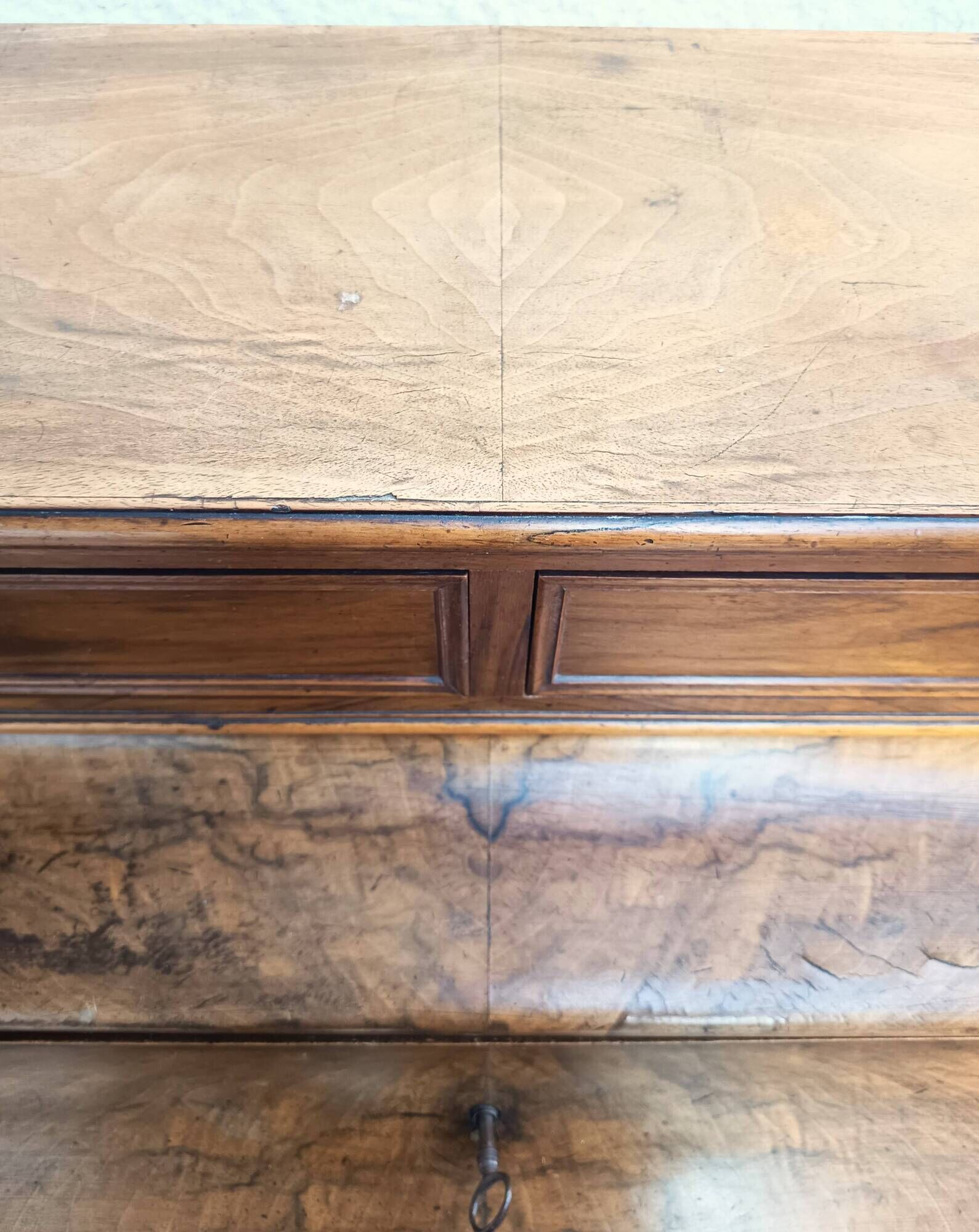 Louis XV slant-top desk in walnut, 19th century.