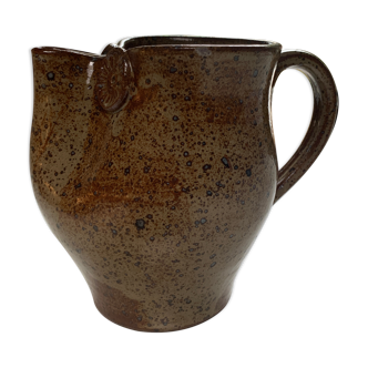 Anthropomorphic pitcher representing an owl