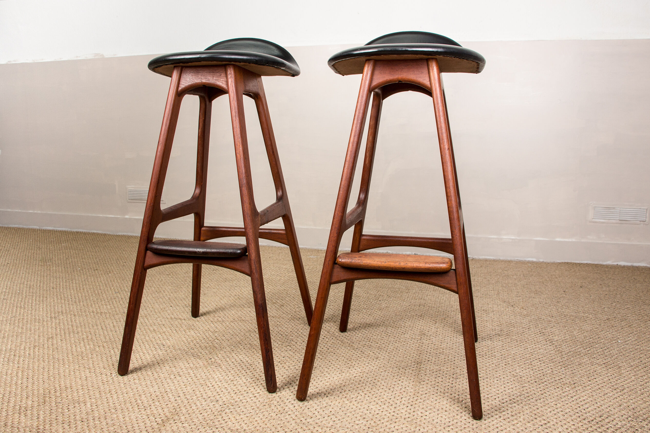 Pair of danish high stools in teak and black skaï model od61 by erik buch for oddense .