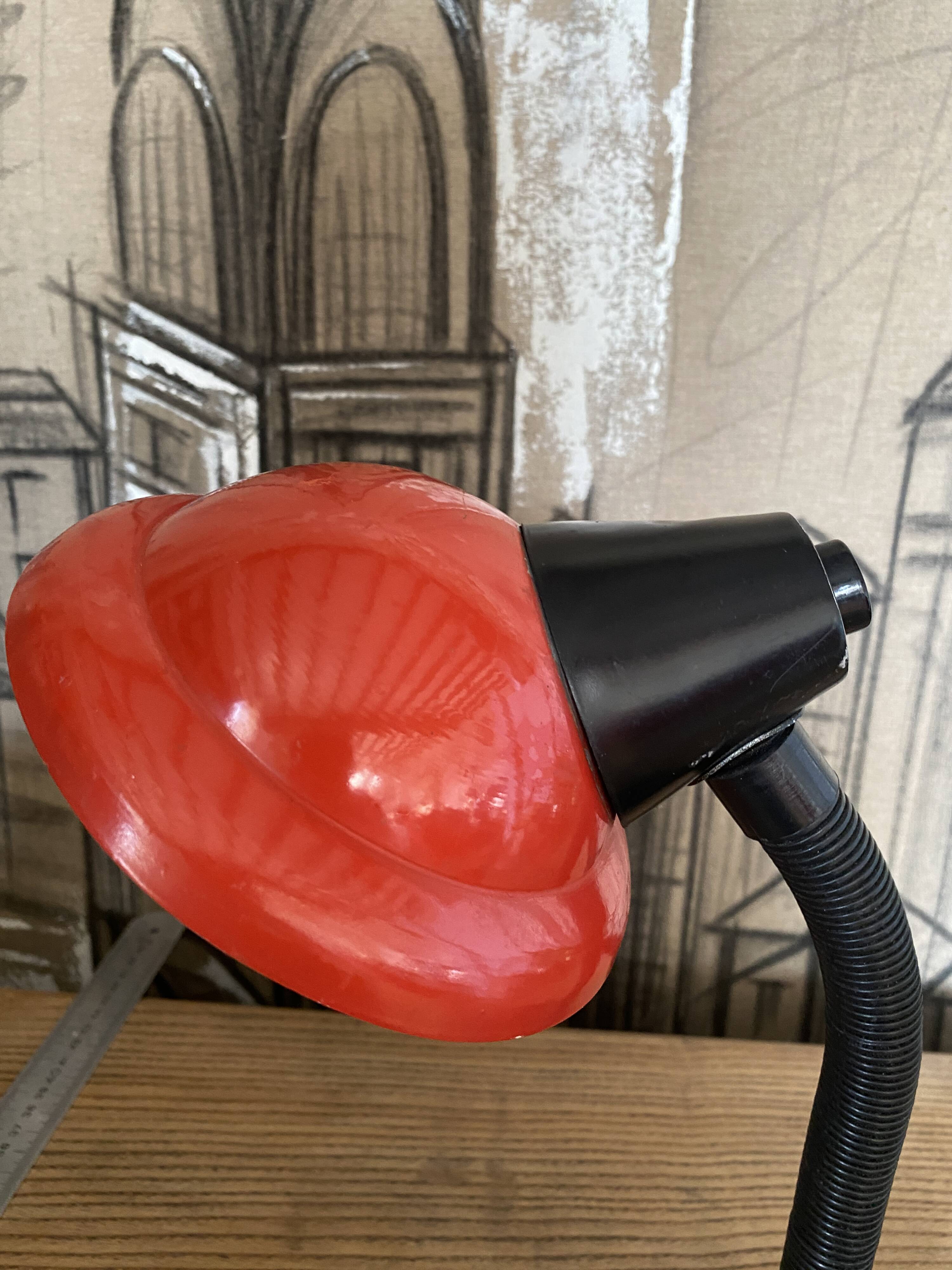 Desk lamp "Col de Cygne Aluminor Red Pop Art France - 1970 in Metal
