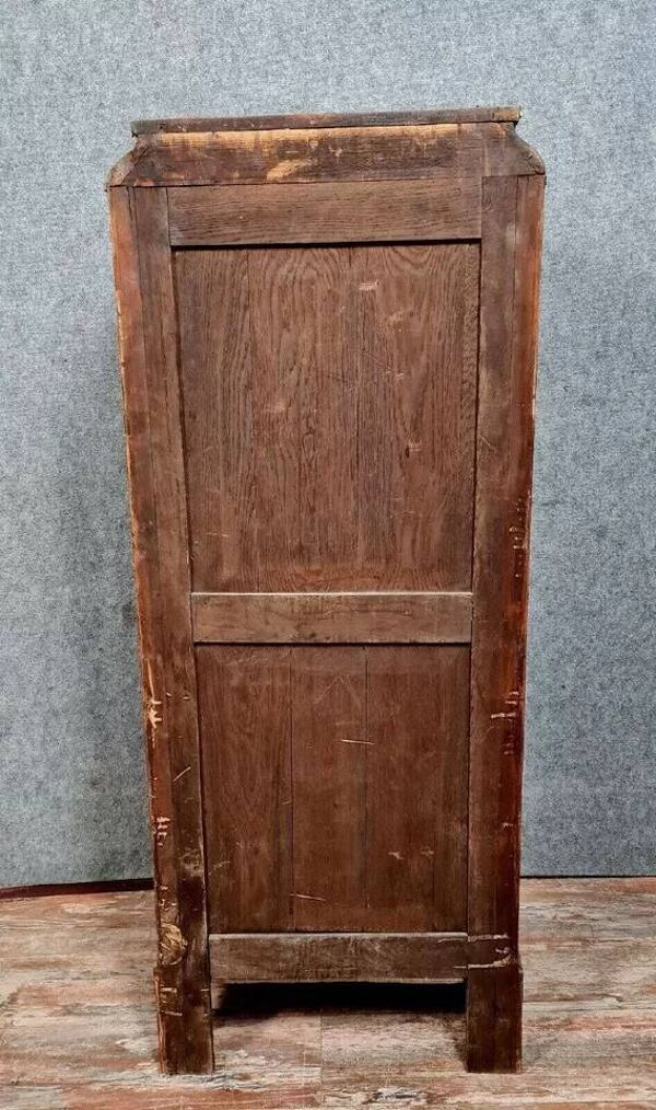 Vitrine Parisienne style Louis XV en marqueterie de bois précieux vers 1850