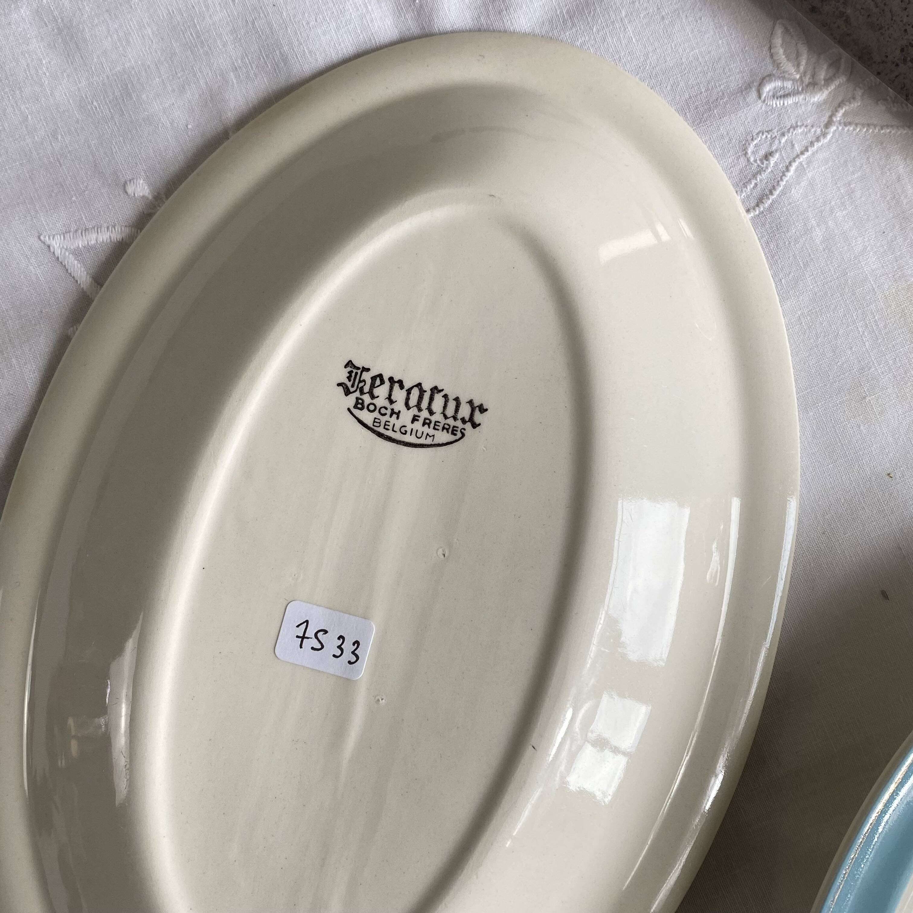 Set of 2 small serving dishes, antique Boch and Frères earthenware.