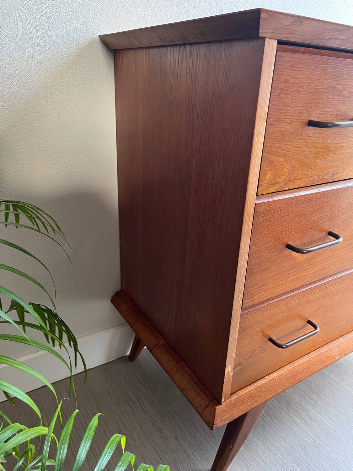 Vintage chest of drawers with splayed legs