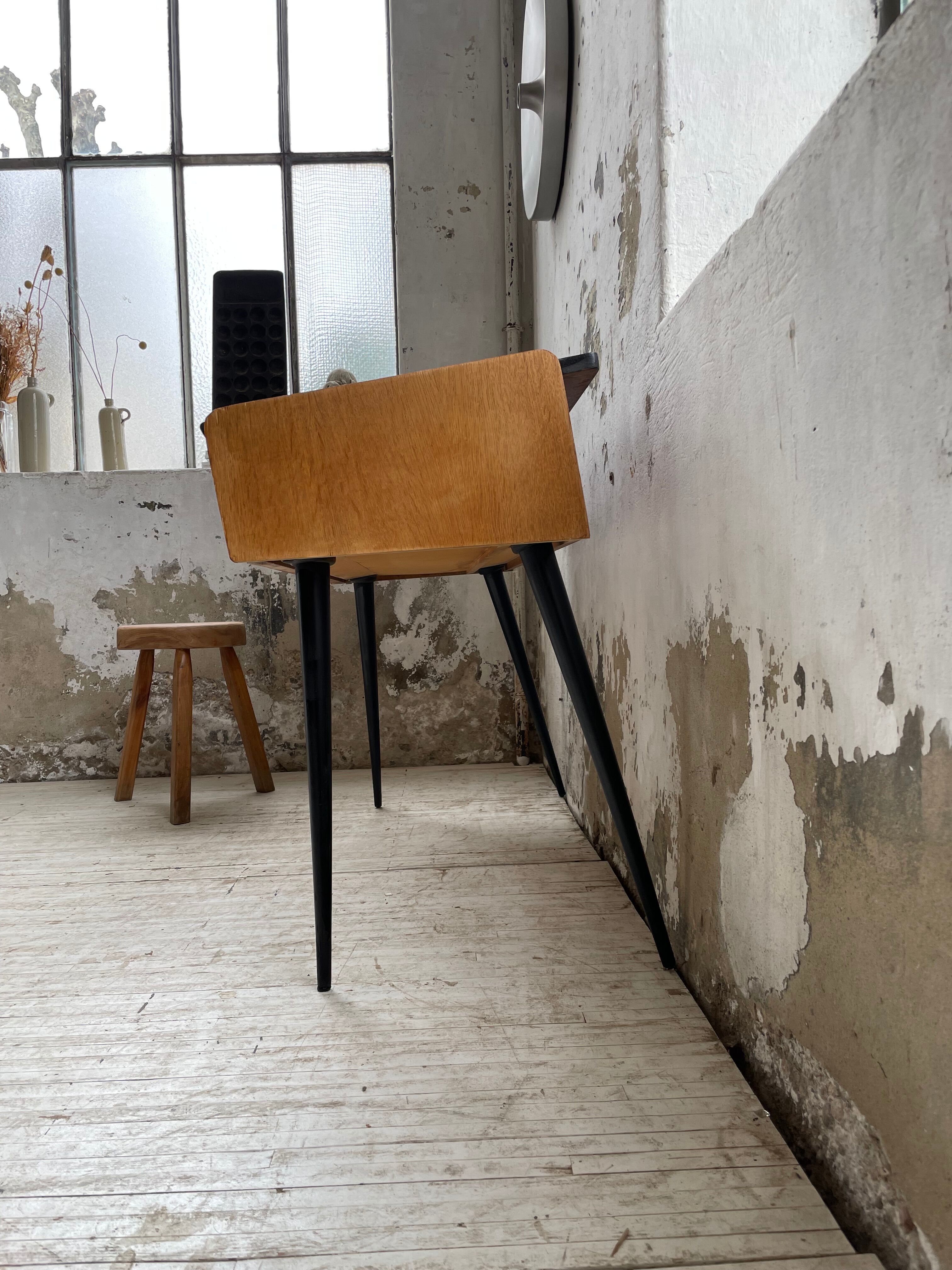 Console desktop feet compass 60s