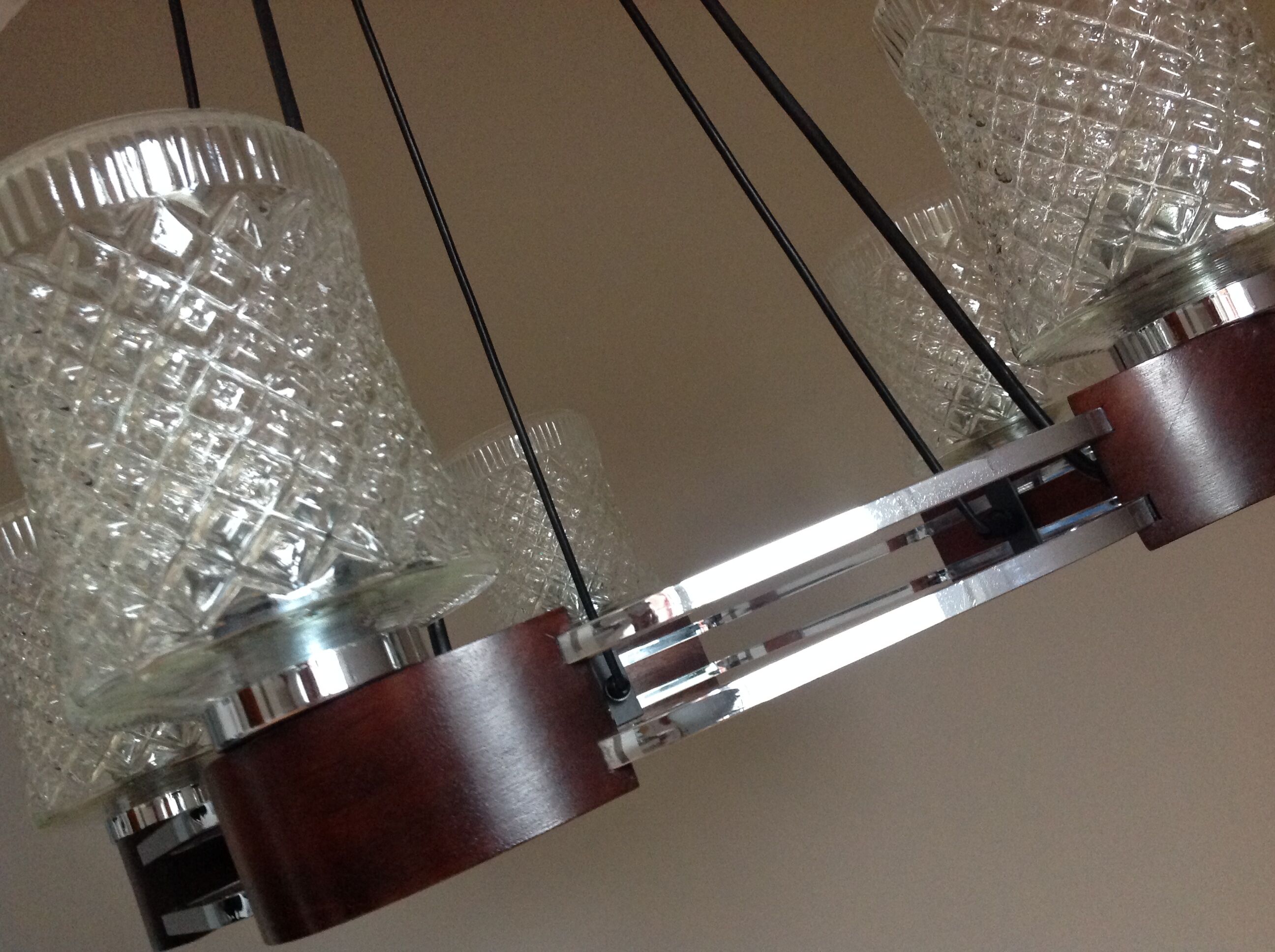 Lustre en chrome et teck à 5 feux style scandinave