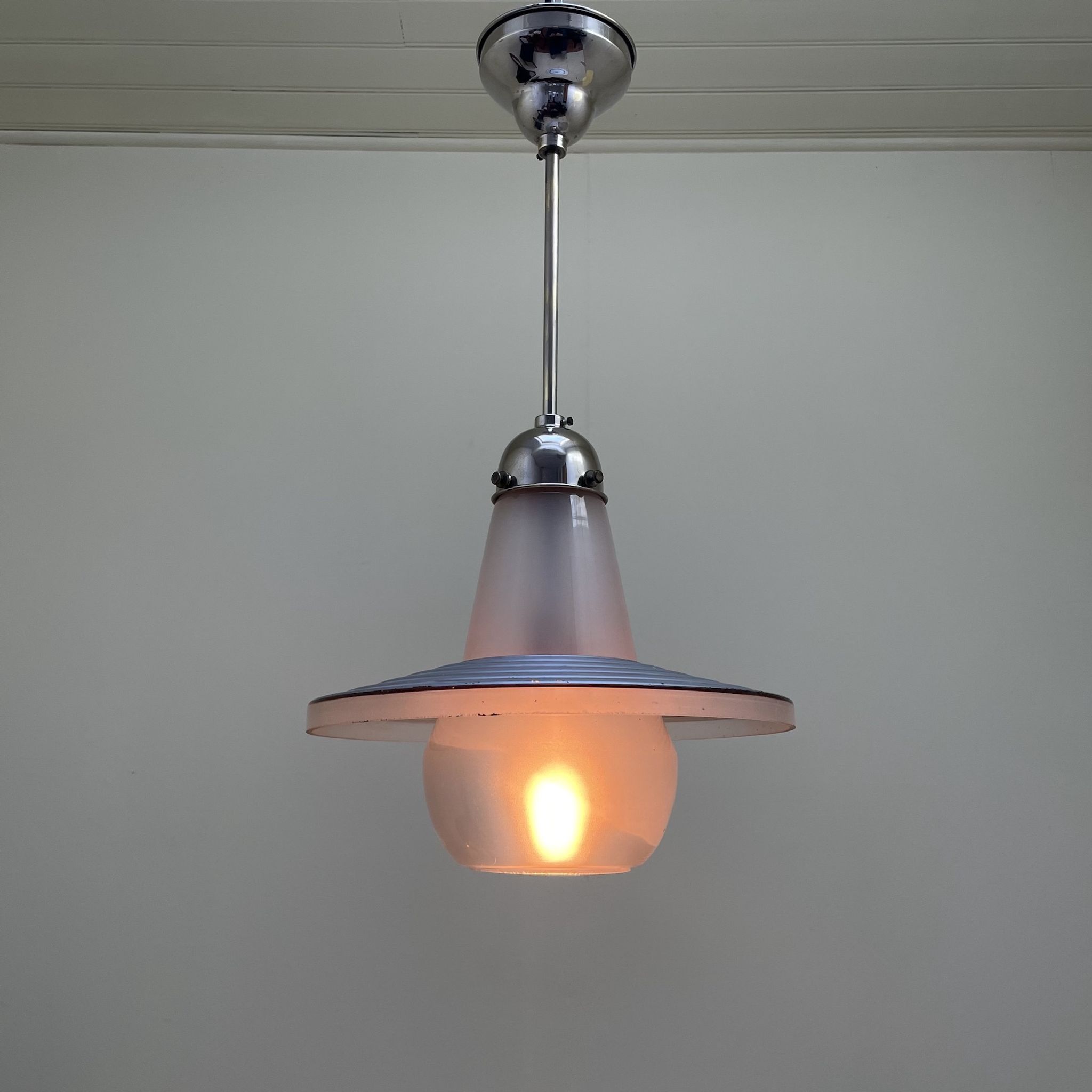 Suspension en verre mercurisé et sablé