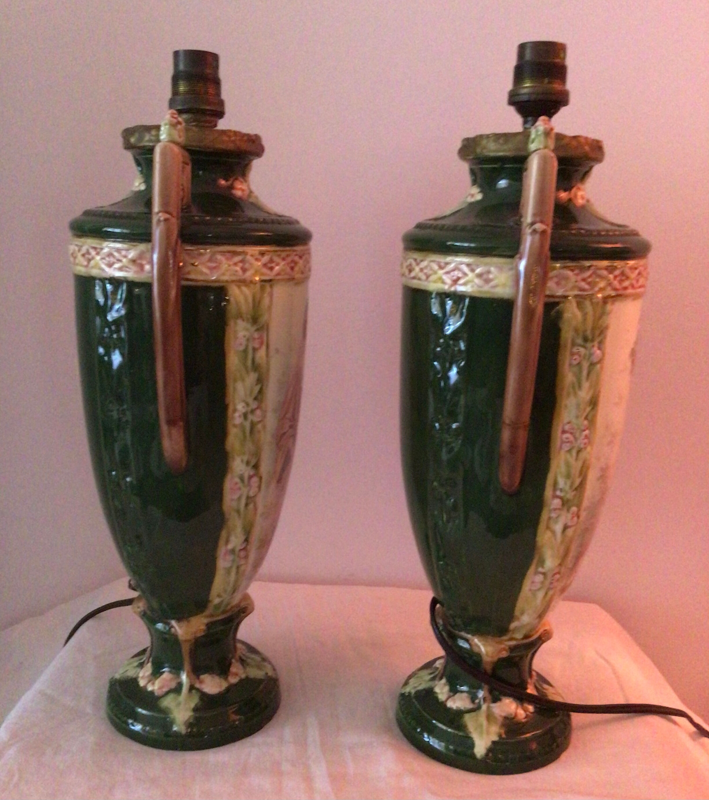 Pair of old women's decoration lamps