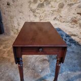 Antique English drop-leaf table in mahogany, late 19th century.
