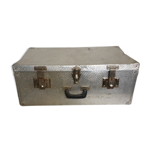 Valise en métal des