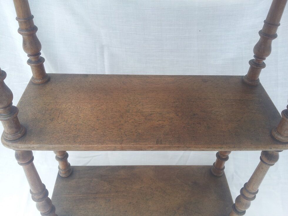 Étagère murale en bois